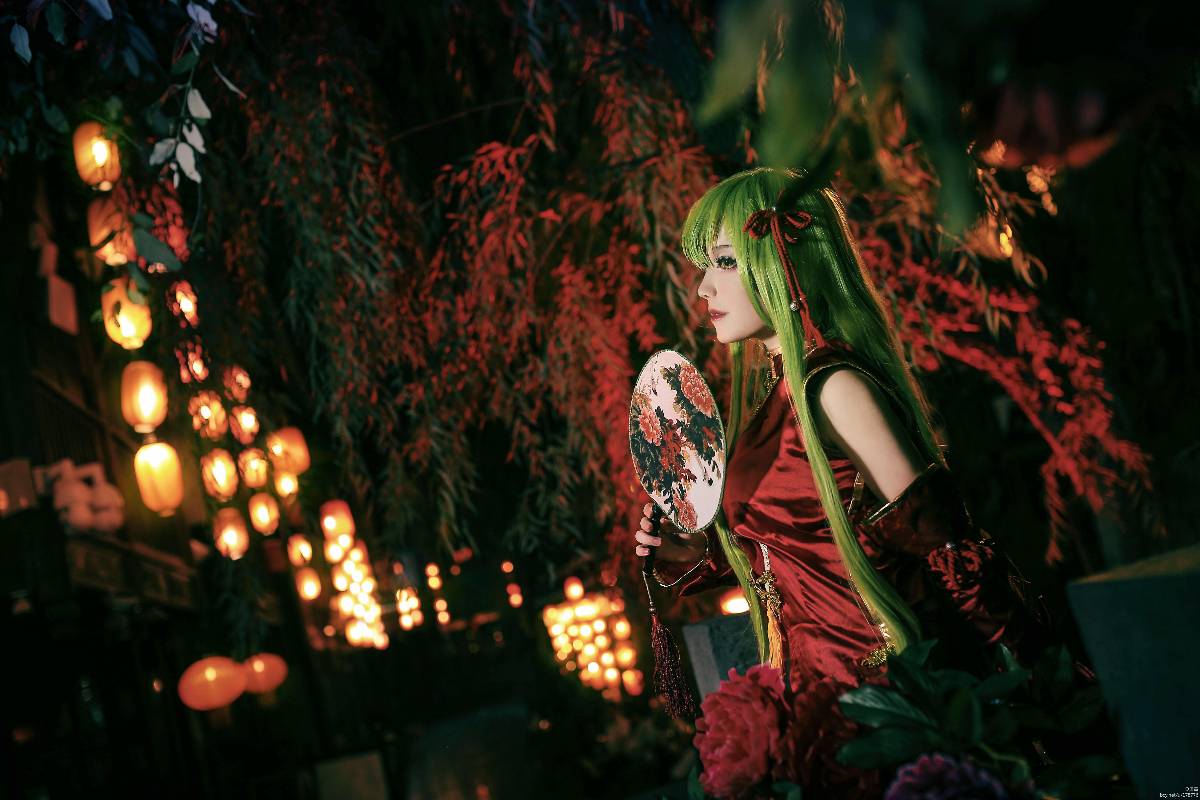 "Lelouch nổi loạn" C.C.