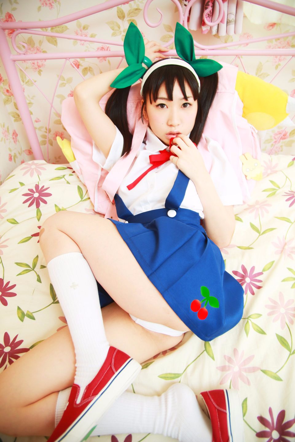 Câu chuyện lụa (màu trắng)