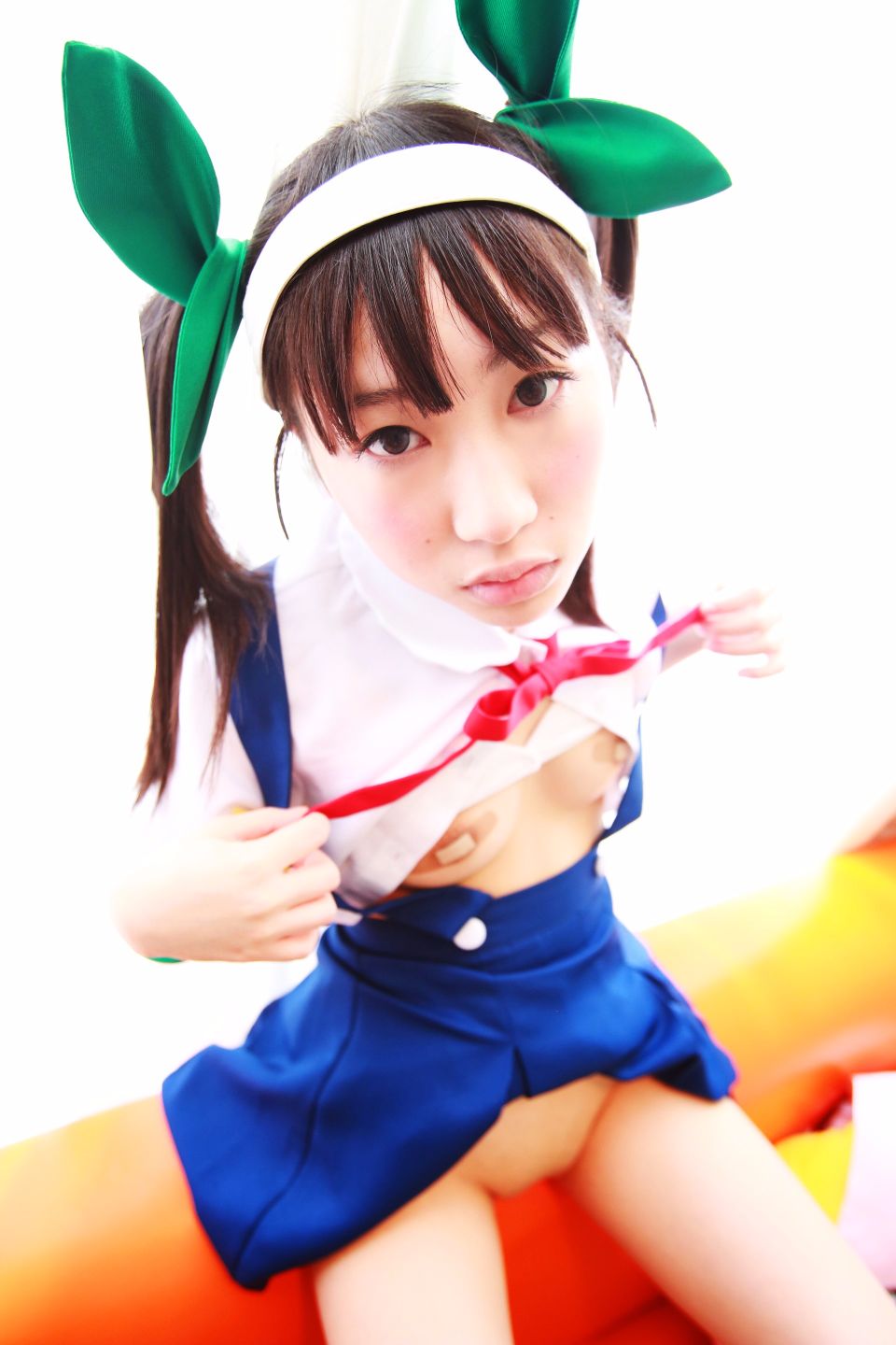 Câu chuyện lụa (màu trắng)