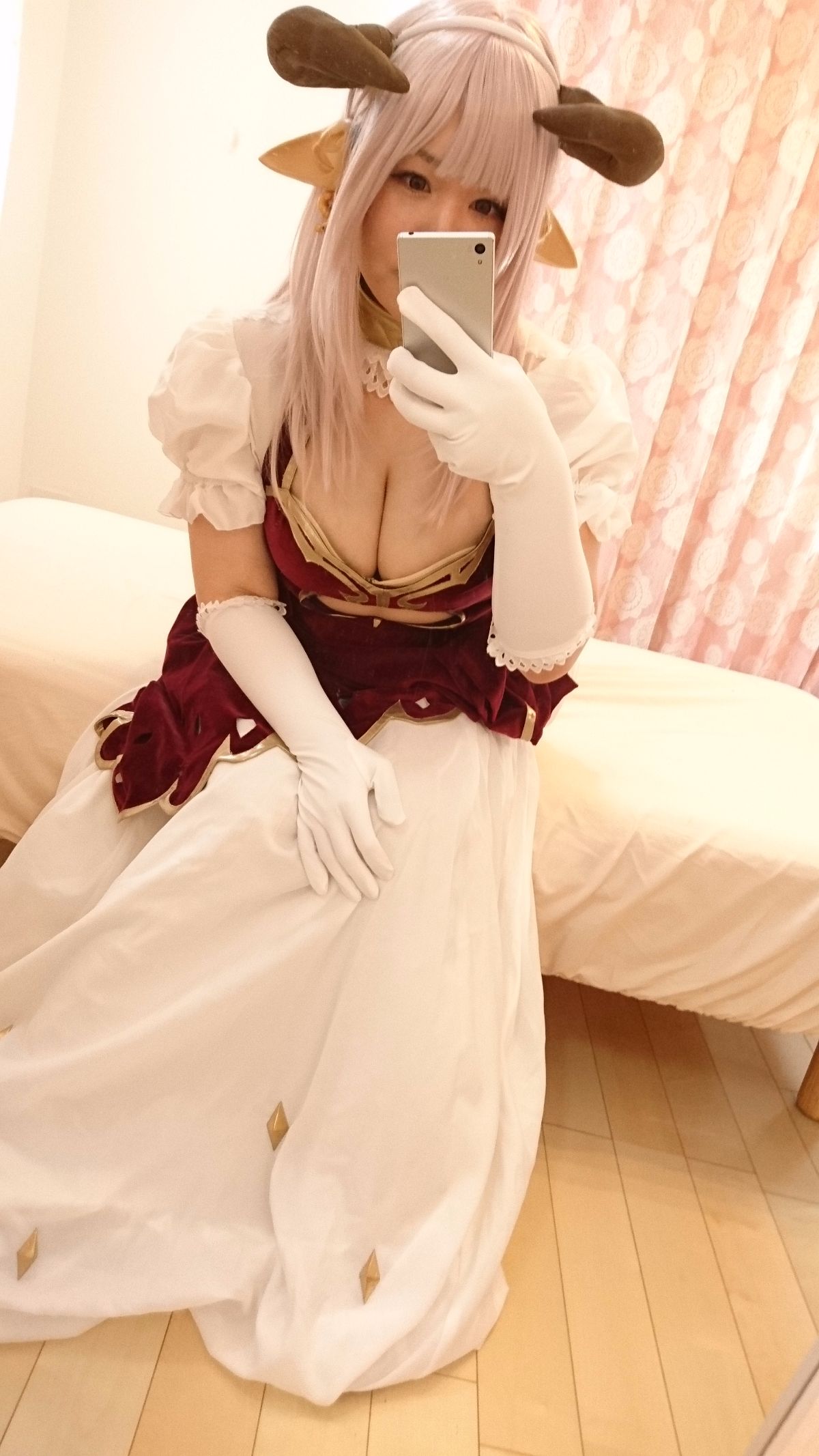 [Văn phòng bán hàng Dotechin] Cosplay x Máy mới - Tôi đã squirt với hai nhân vật!
