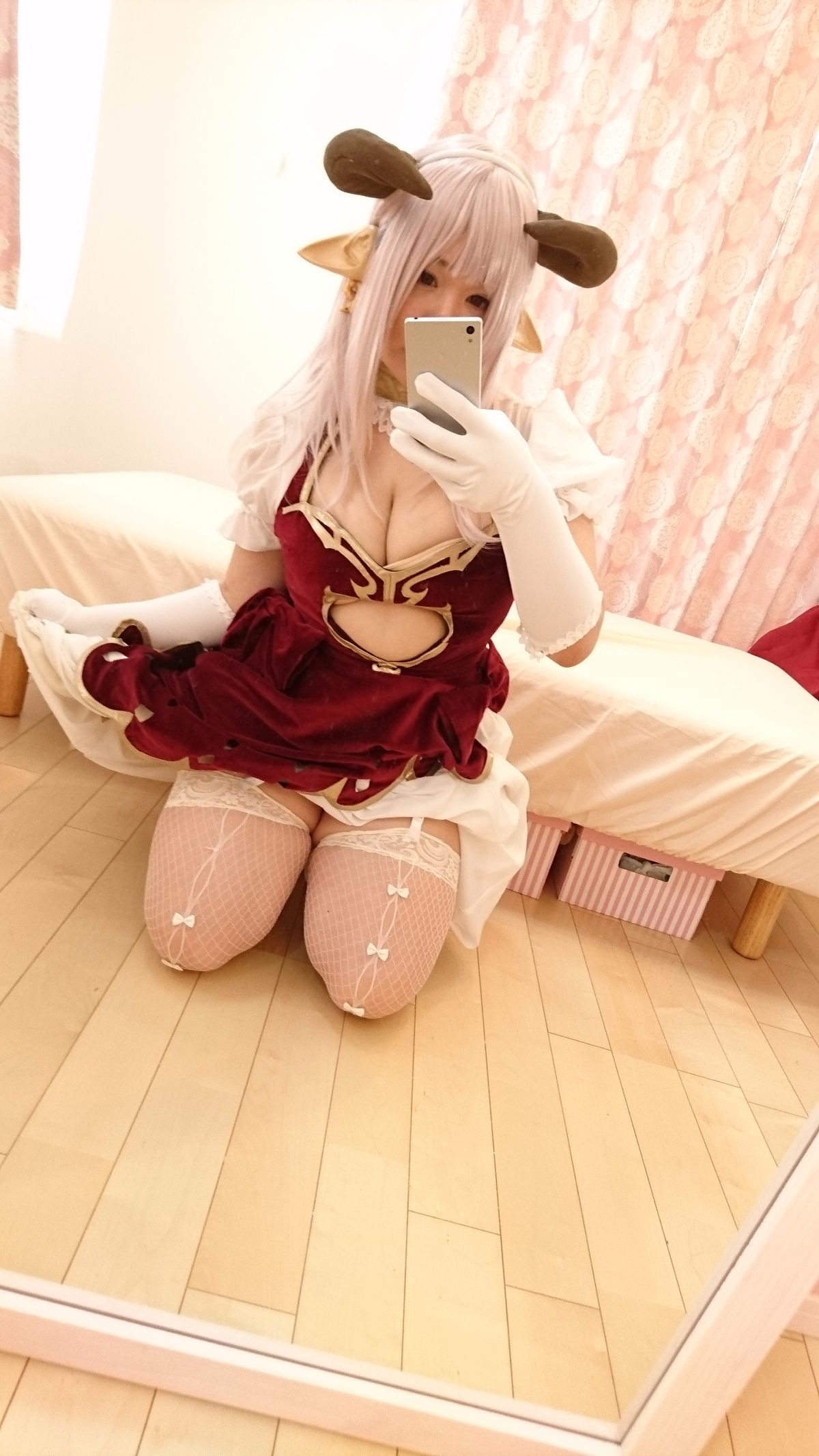 [Văn phòng bán hàng Dotechin] Cosplay x Máy mới - Tôi đã squirt với hai nhân vật!
