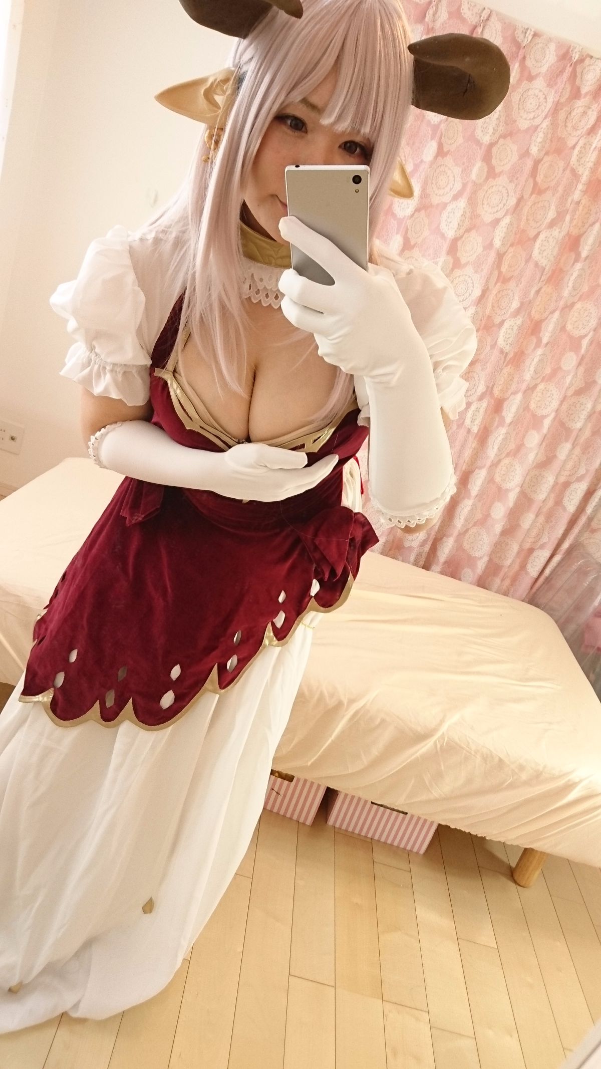 [Văn phòng bán hàng Dotechin] Cosplay x Máy mới - Tôi đã squirt với hai nhân vật!