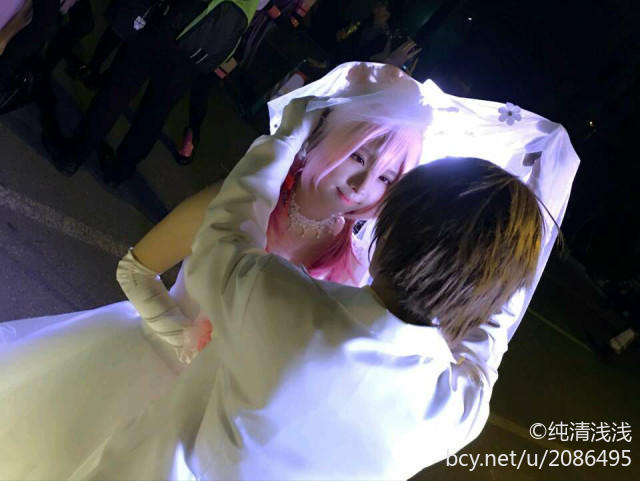 "Crown of Sin" Truyền thuyết về các anh hùng Condor C O S P L A Y