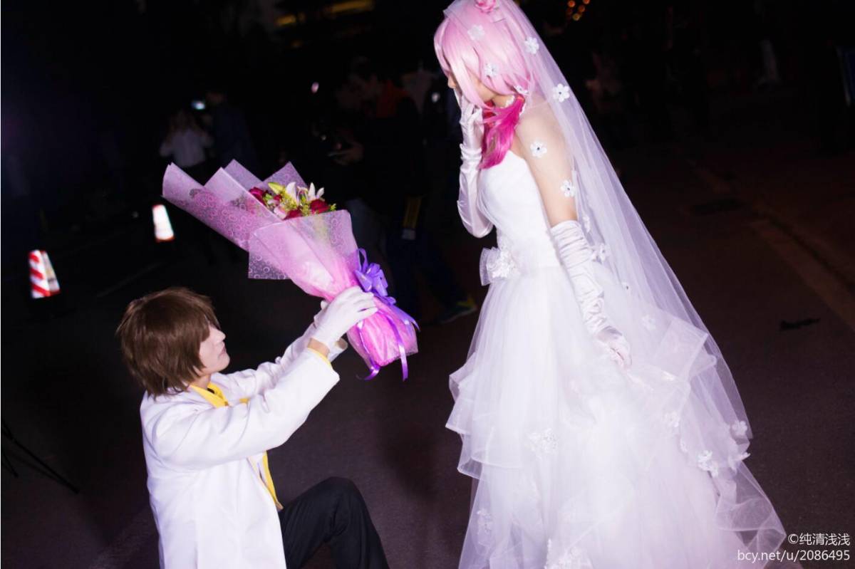 "Crown of Sin" Truyền thuyết về các anh hùng Condor C O S P L A Y