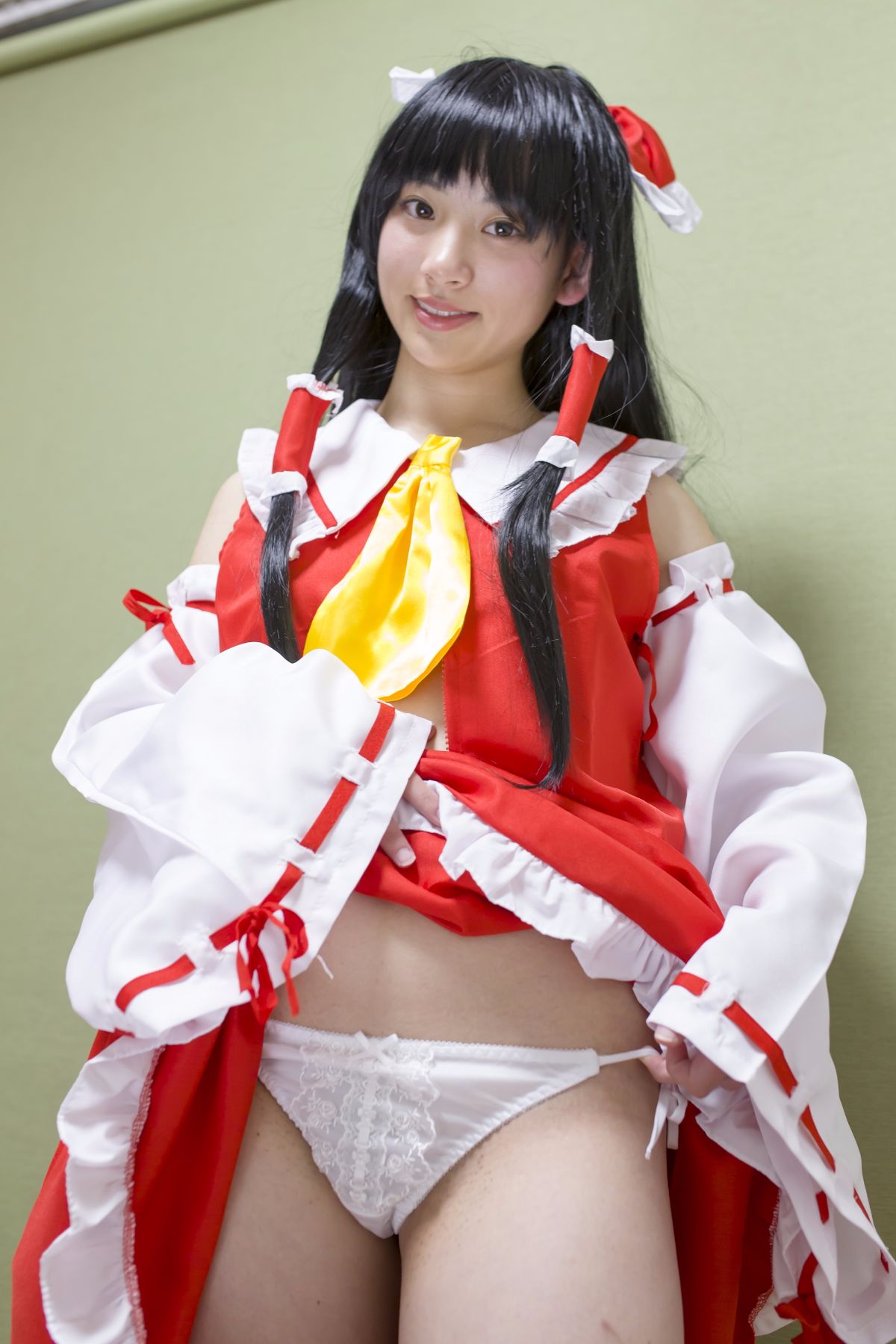 Lễ hội Creampie với The Shrine Maiden