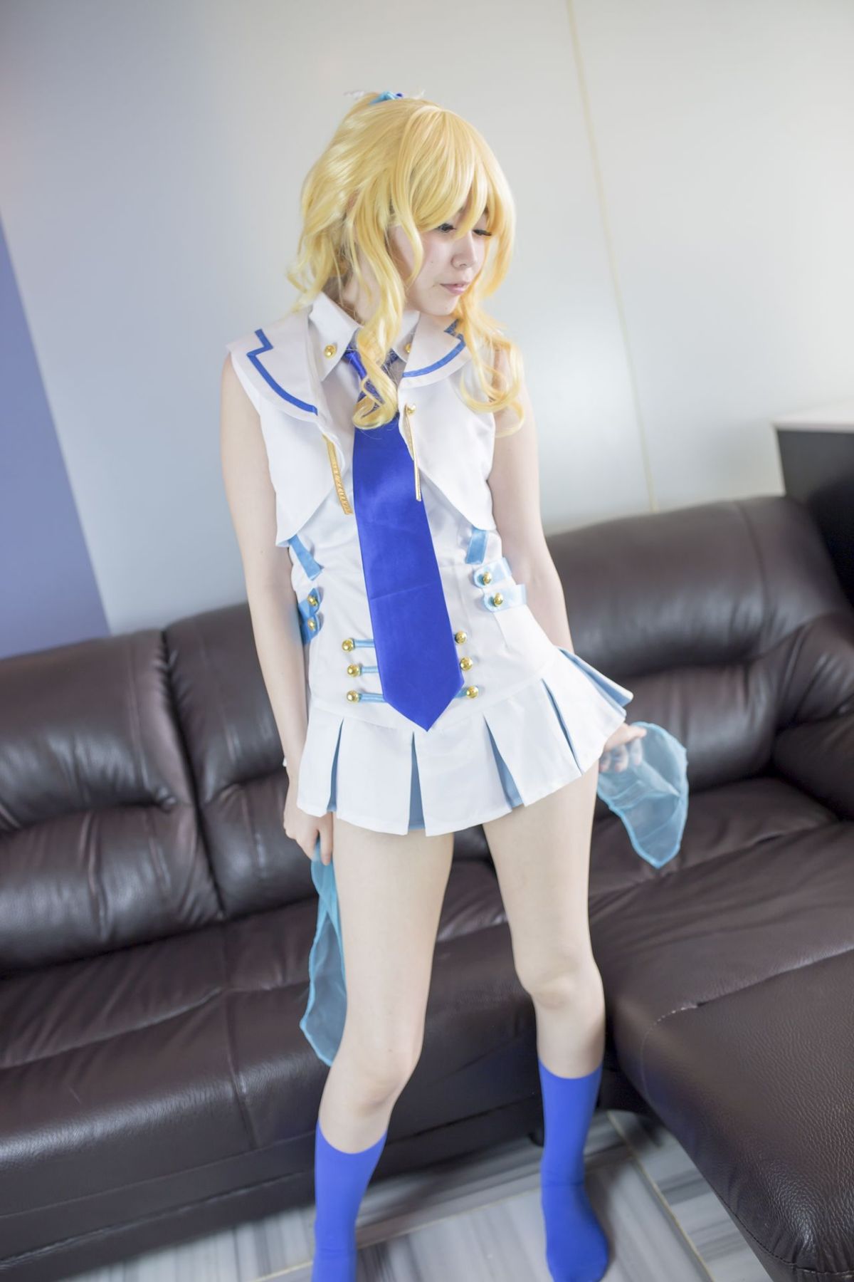 Quan hệ tình dục thô với một lớp thần tượng trường học trong một buổi chụp ảnh cá nhân!