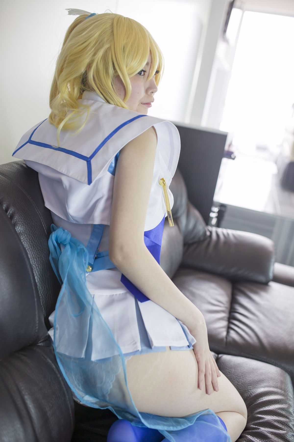 Quan hệ tình dục thô với một lớp thần tượng trường học trong một buổi chụp ảnh cá nhân!