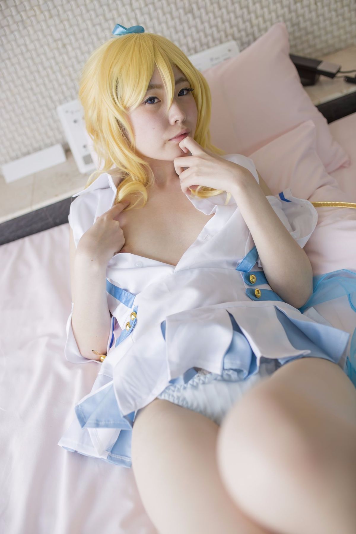 Quan hệ tình dục thô với một lớp thần tượng trường học trong một buổi chụp ảnh cá nhân!