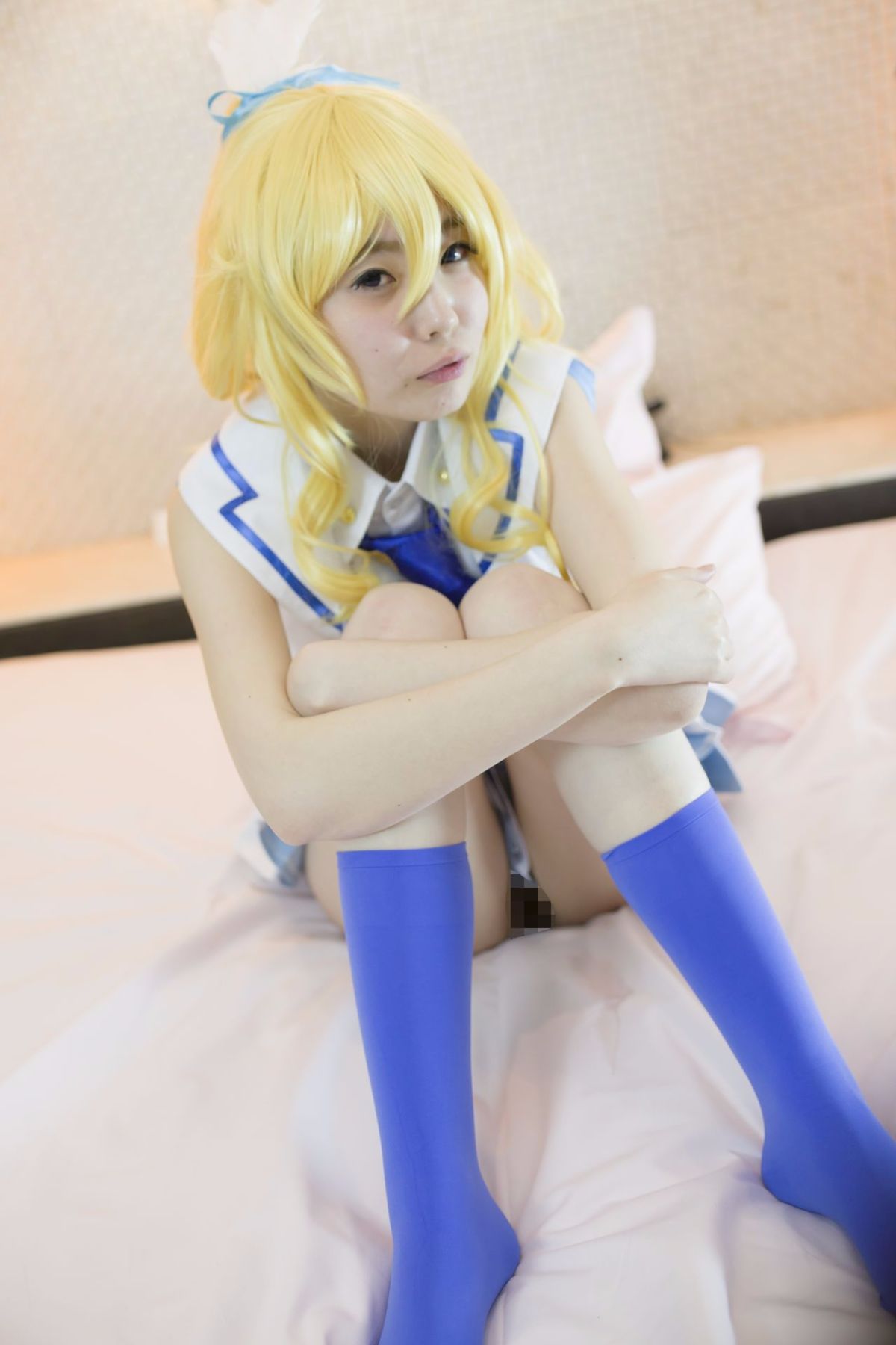 Quan hệ tình dục thô với một lớp thần tượng trường học trong một buổi chụp ảnh cá nhân!