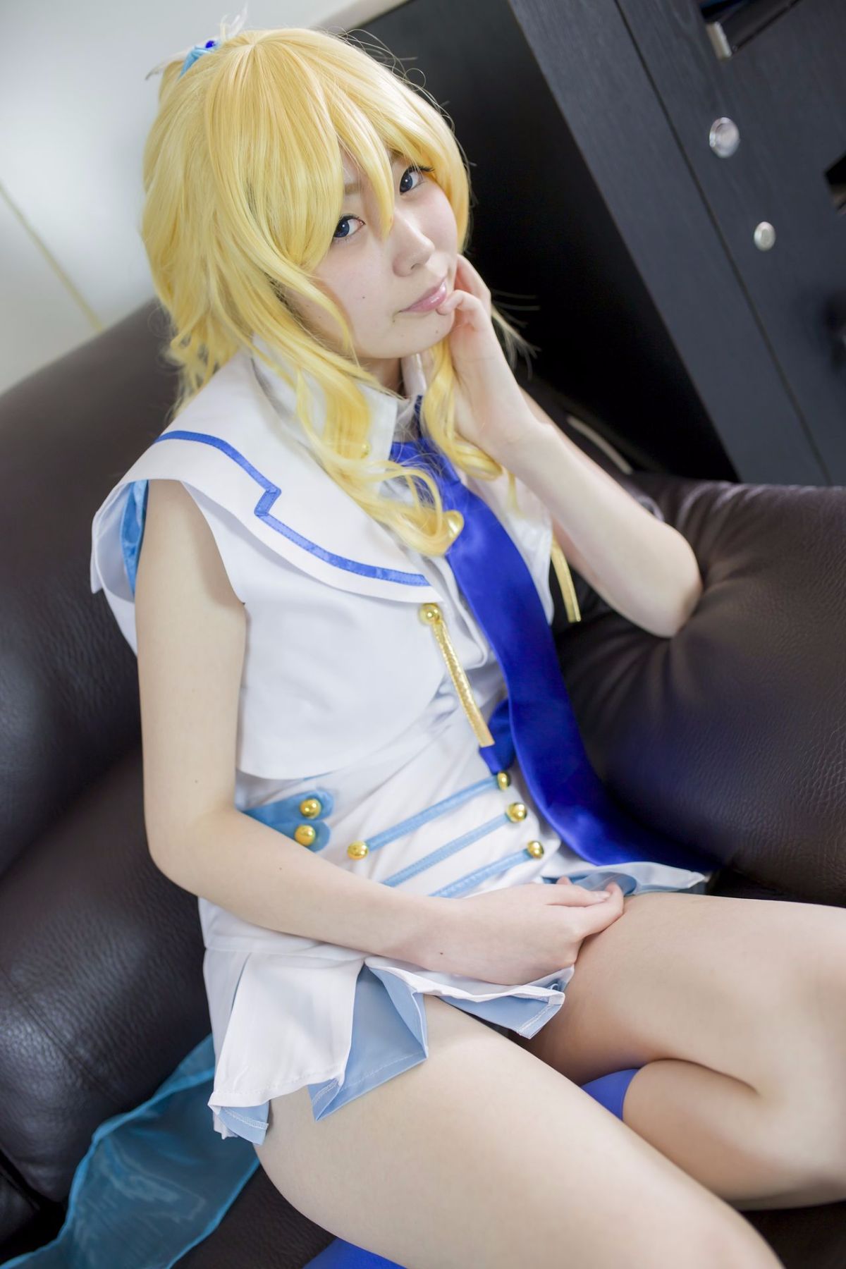 Quan hệ tình dục thô với một lớp thần tượng trường học trong một buổi chụp ảnh cá nhân!