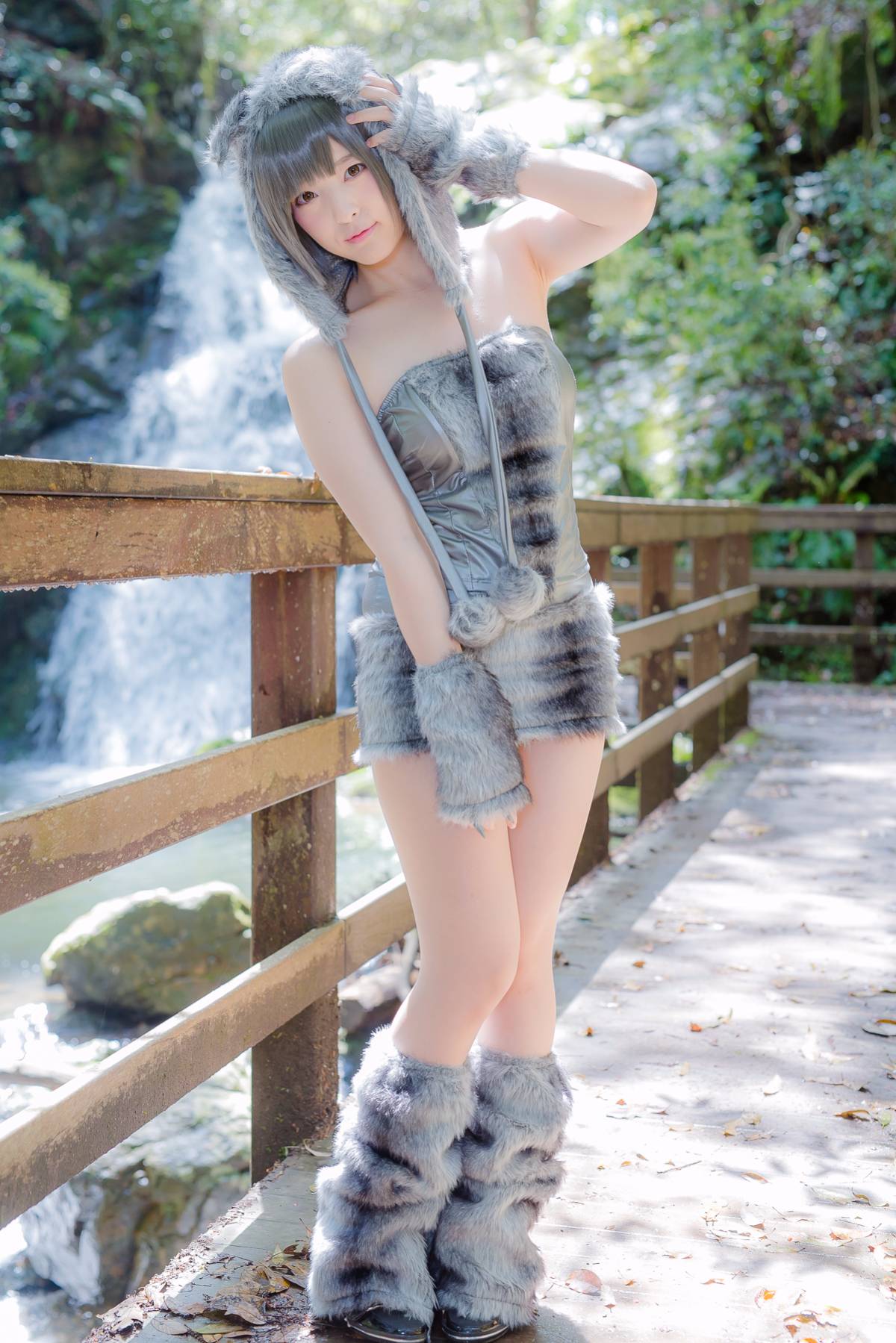 [Paw Paw Ayato] Yatozuki và Wolf (Mui xe nhỏ màu đỏ)