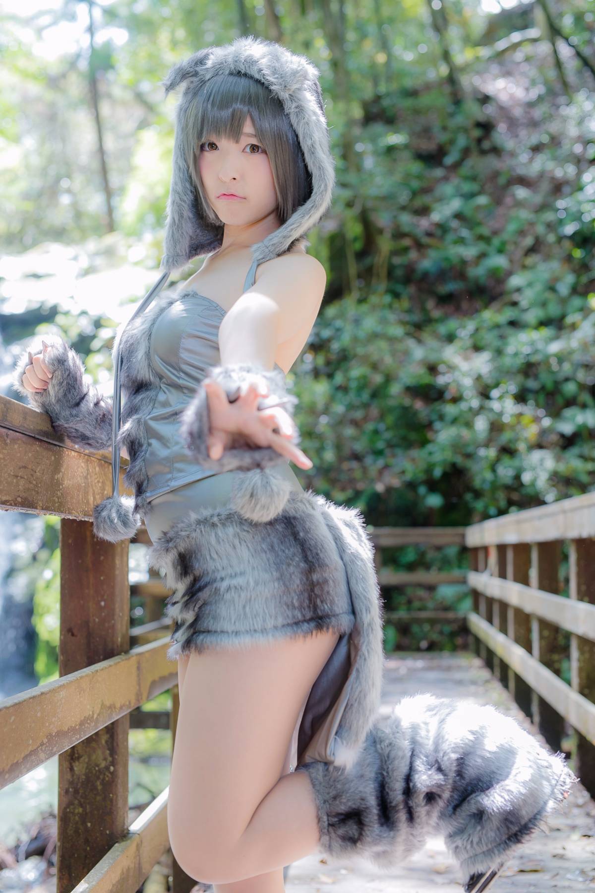 [Paw Paw Ayato] Yatozuki và Wolf (Mui xe nhỏ màu đỏ)