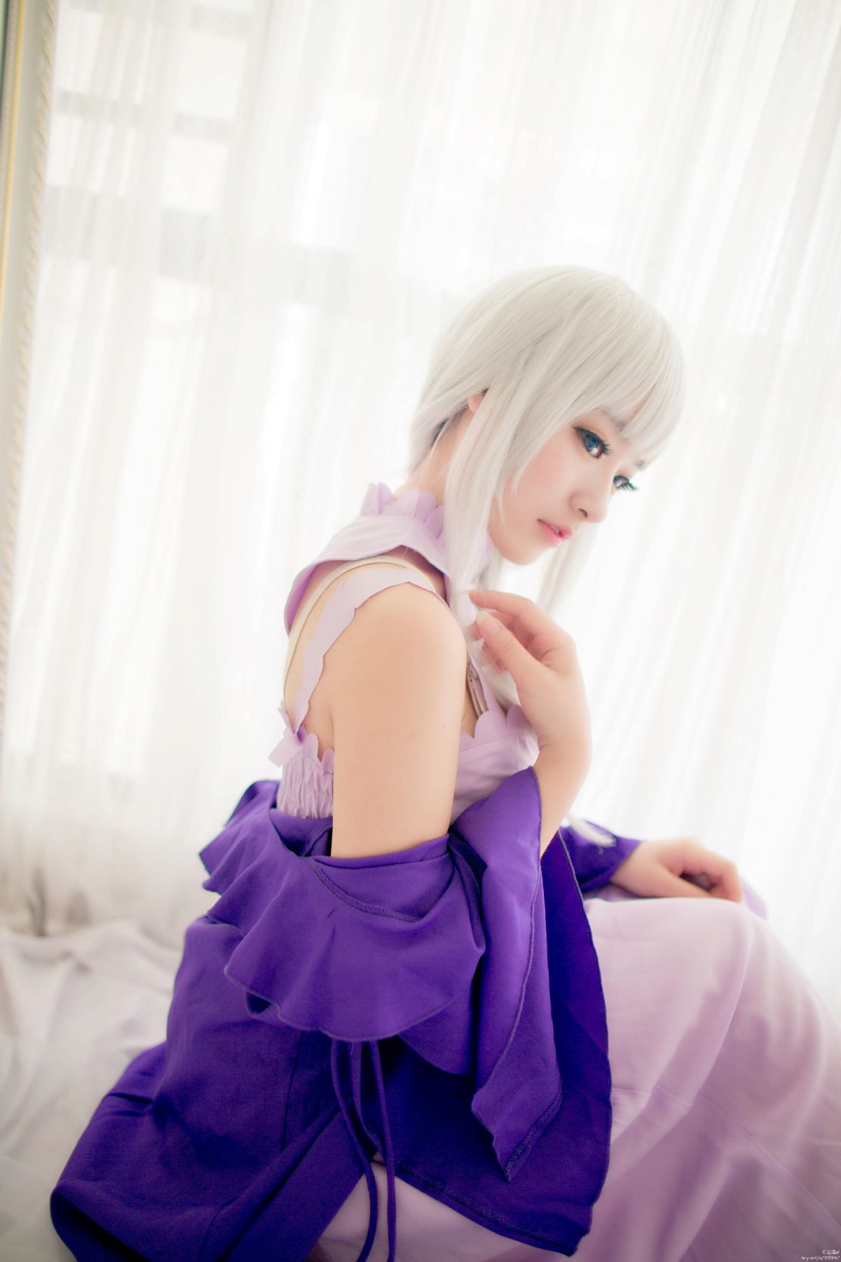"Cuộc sống ở một thế giới khác từ đầu" Emilia Home Dress C o s p l a y