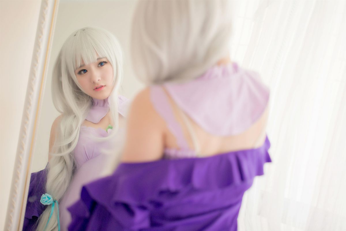 "Cuộc sống ở một thế giới khác từ đầu" Emilia Home Dress C o s p l a y