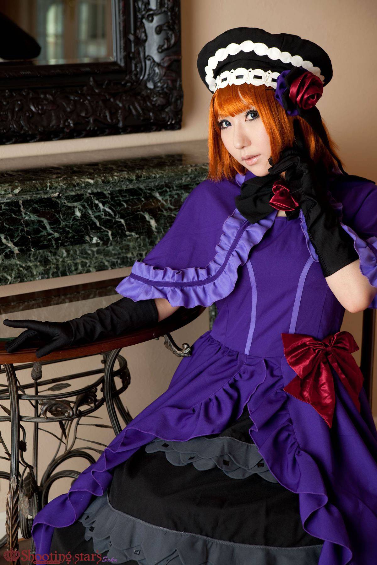 "Khi tinh thể mèo" Eve Beadoliche sống C o s p l a y