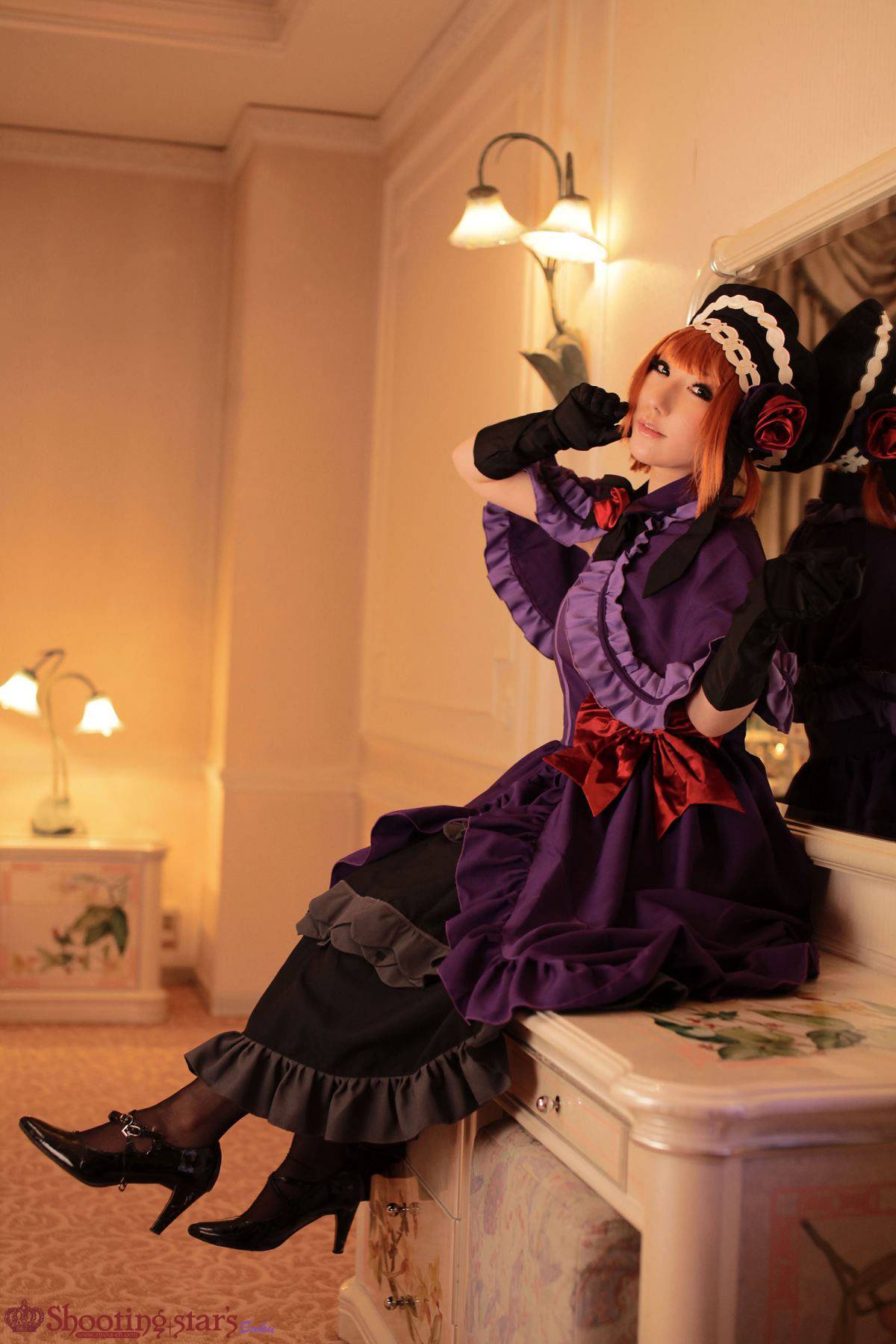 "Khi tinh thể mèo" Eve Beadoliche sống C o s p l a y