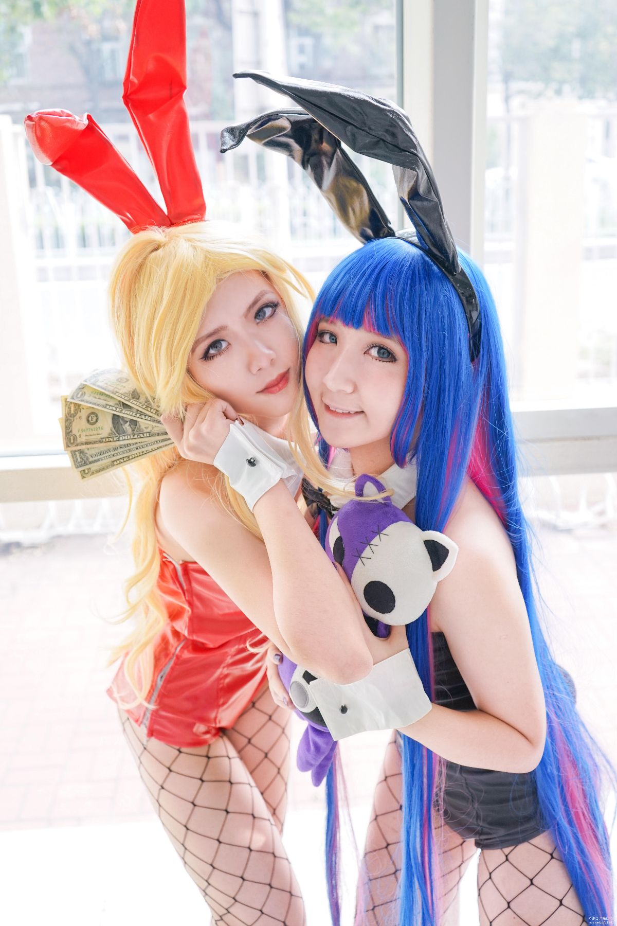 "Băng đảng đình chỉ" thiên thần chó cái ~ cô gái thỏ ~ c o s p l a y