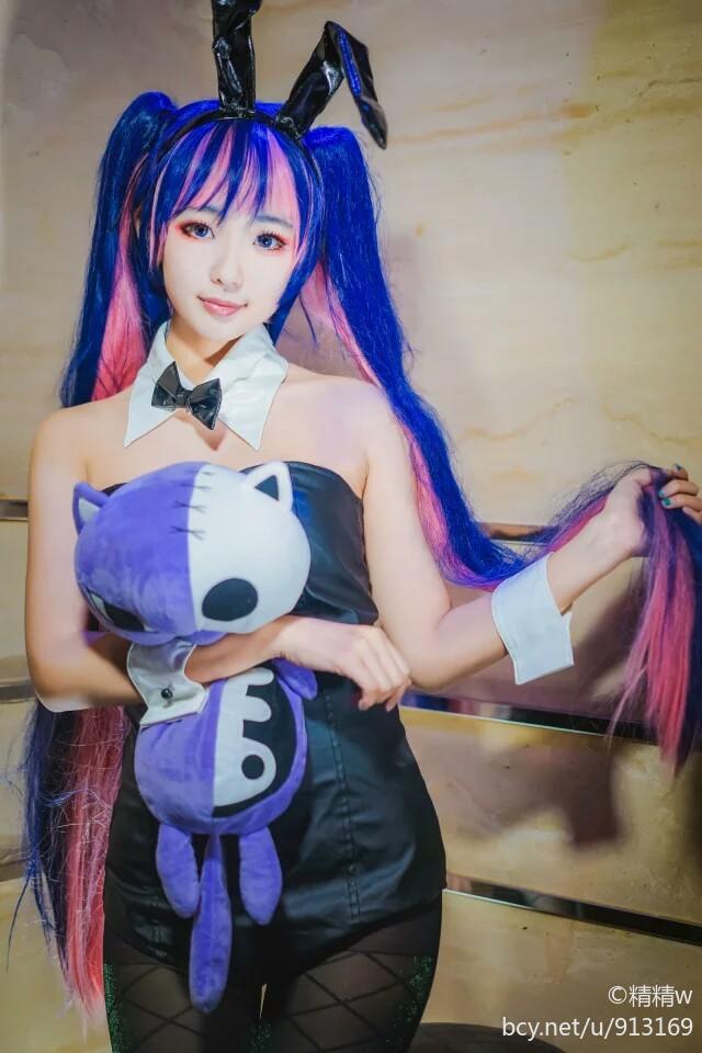 "Băng đảng đình chỉ" thiên thần chó cái ~ cô gái thỏ ~ c o s p l a y