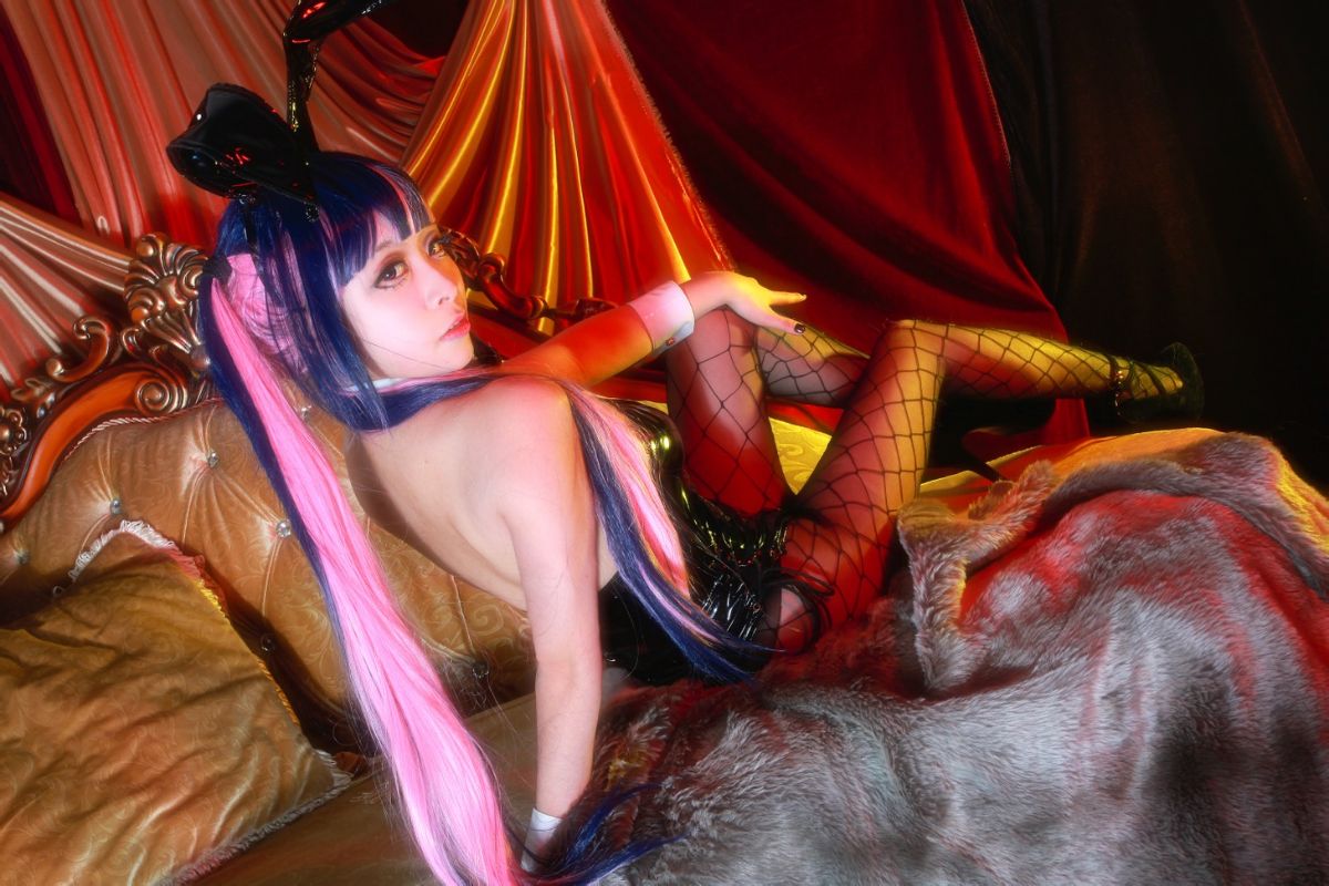 "Băng đảng đình chỉ" thiên thần chó cái ~ cô gái thỏ ~ c o s p l a y