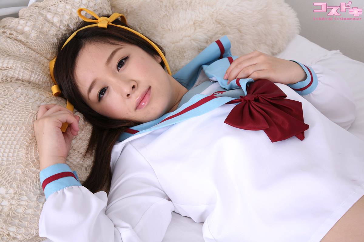 [Cosdoki] Sự u sầu của cosplay Haruhi Suzumiya của Riana Abe