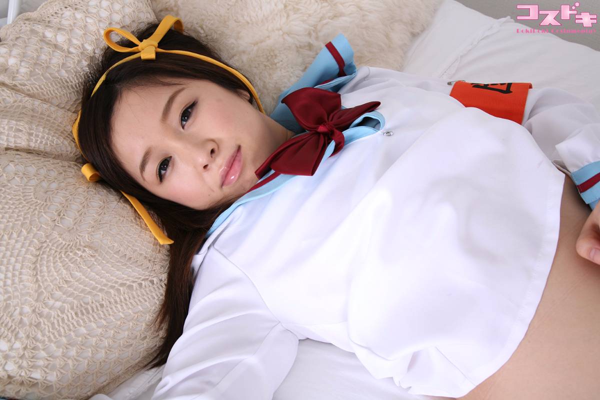 [Cosdoki] Sự u sầu của cosplay Haruhi Suzumiya của Riana Abe