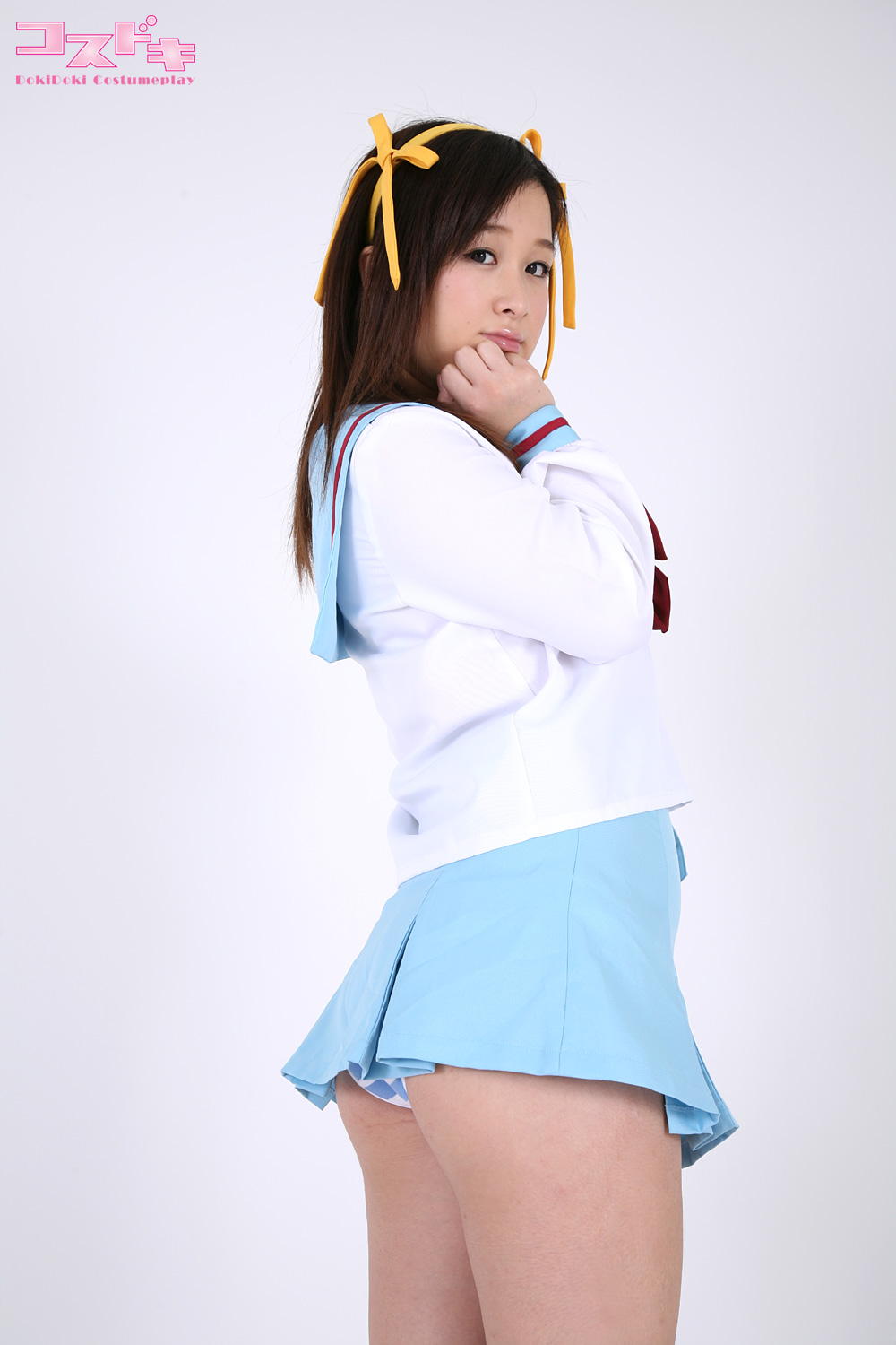 [Cosdoki] Sự u sầu của cosplay Haruhi Suzumiya của Riana Abe