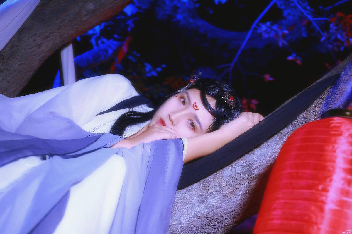 "Cốt truyện Crane" Tôi sẽ chỉ gặp bạn và C O S P L A Y