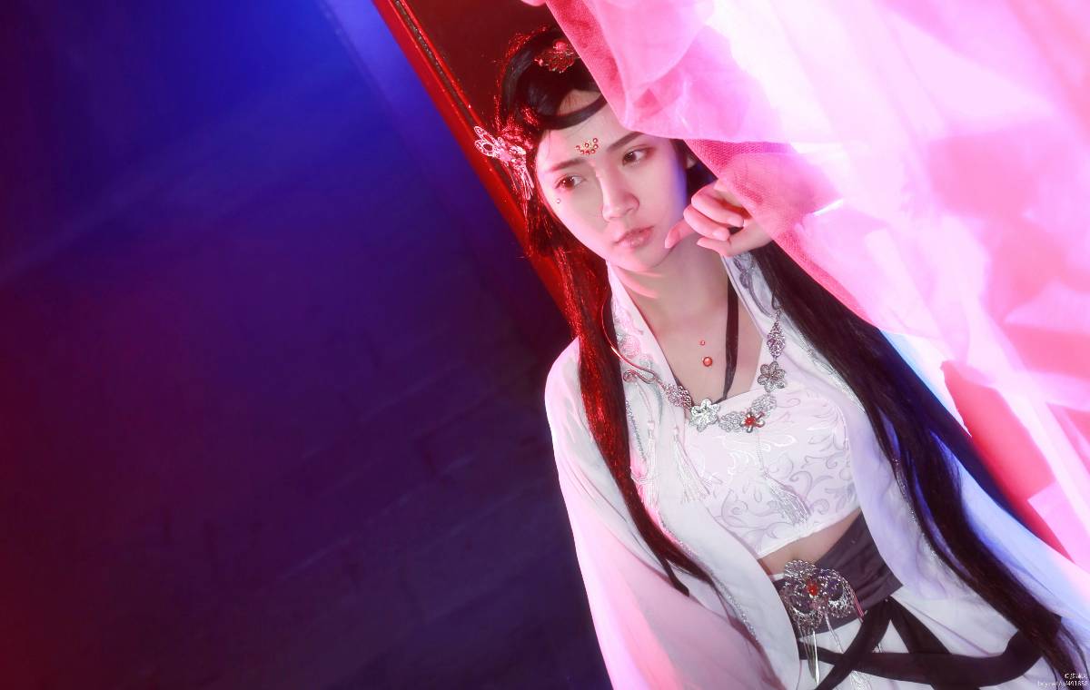 "Cốt truyện Crane" Tôi sẽ chỉ gặp bạn và C O S P L A Y