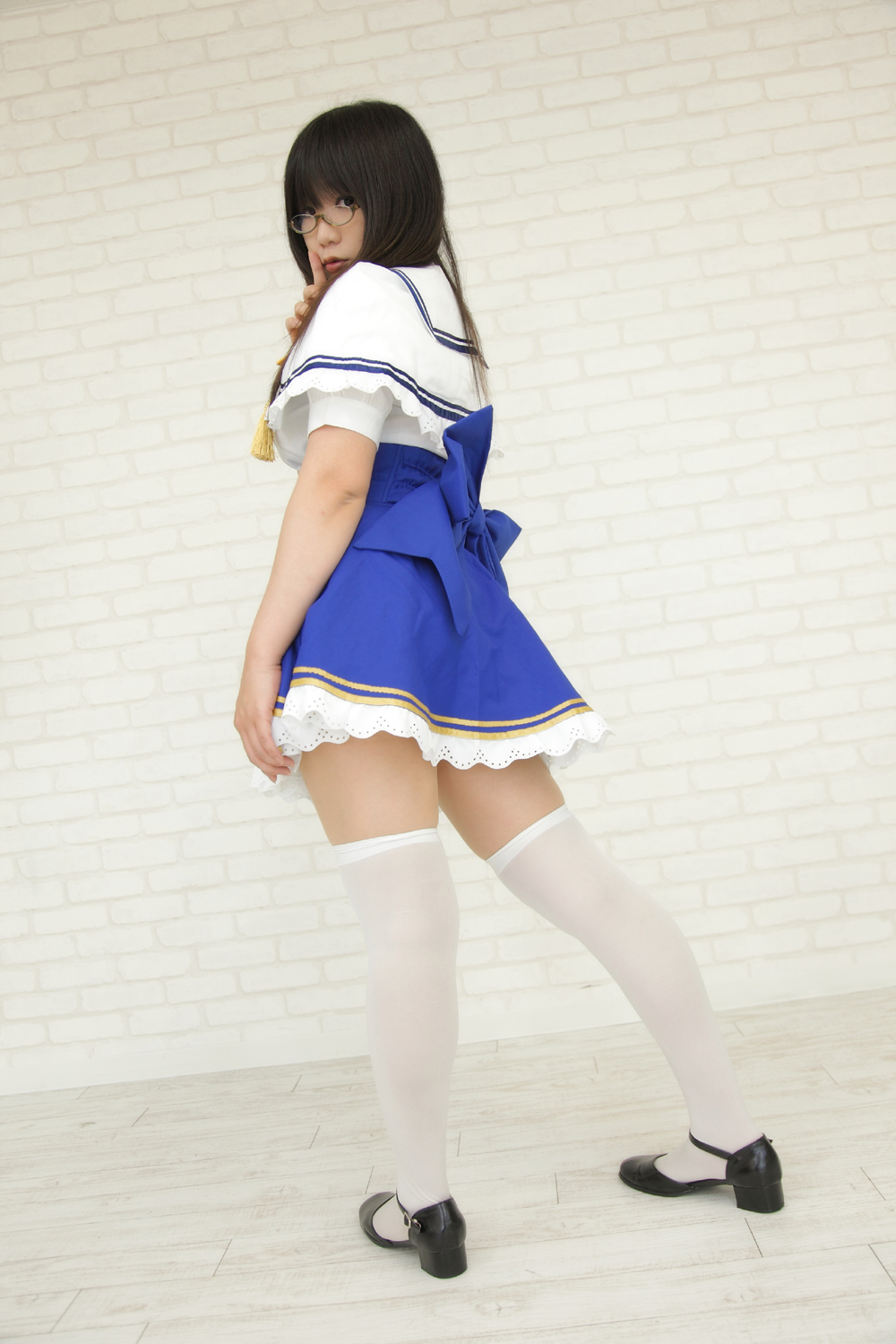 [Sô cô la thô] Các cô gái mặc đồng phục