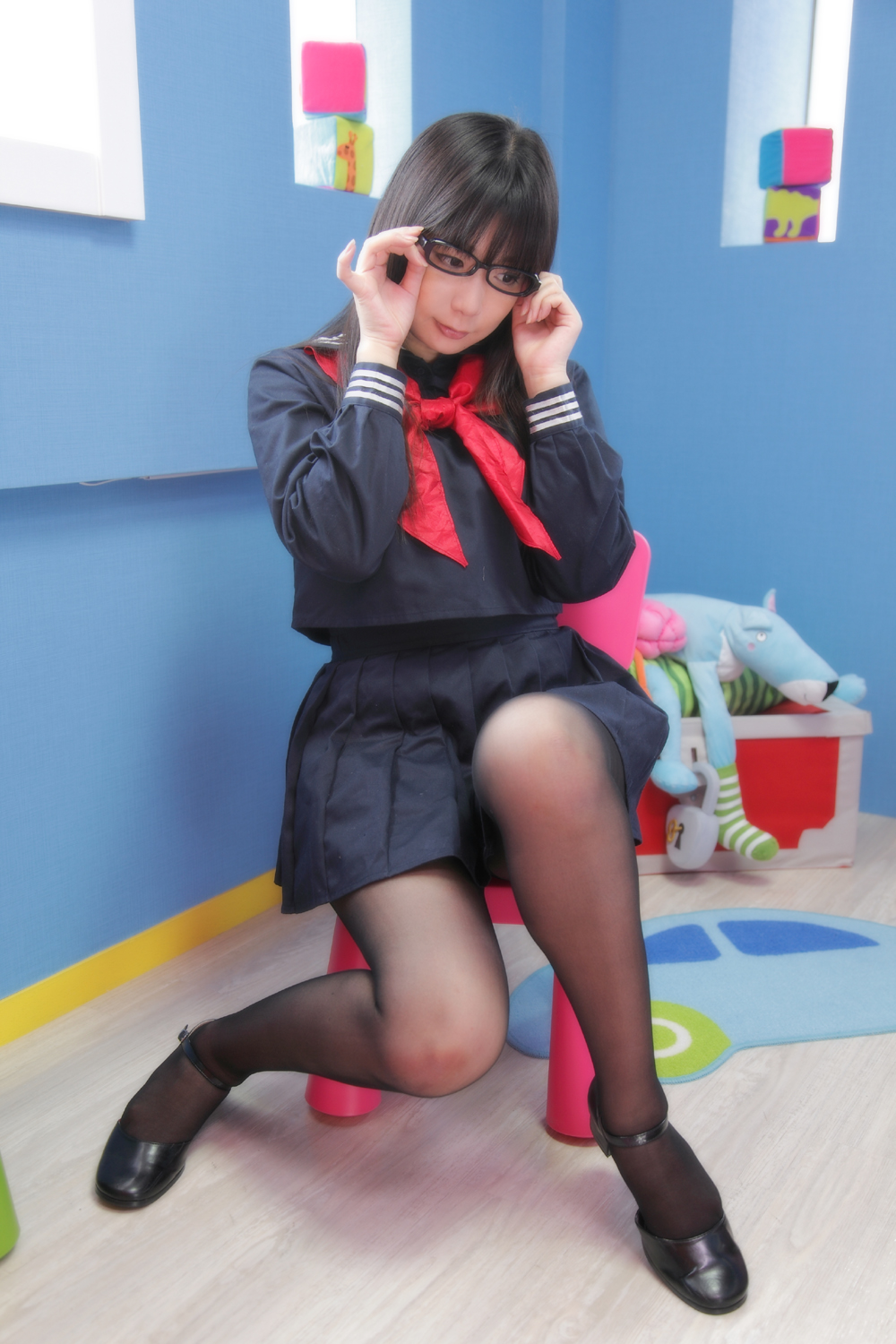 [Sô cô la thô] Các cô gái mặc đồng phục