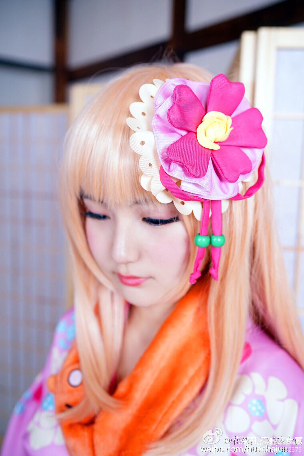 "Cô gái khô khan" chôn cất ít ôn hòa của tháng đầu tiên Kimono c o s p l a y