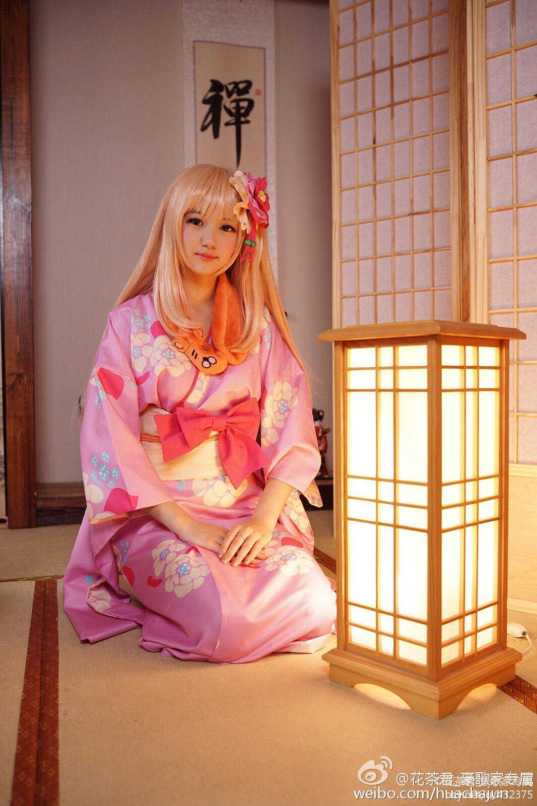 "Cô gái khô khan" chôn cất ít ôn hòa của tháng đầu tiên Kimono c o s p l a y