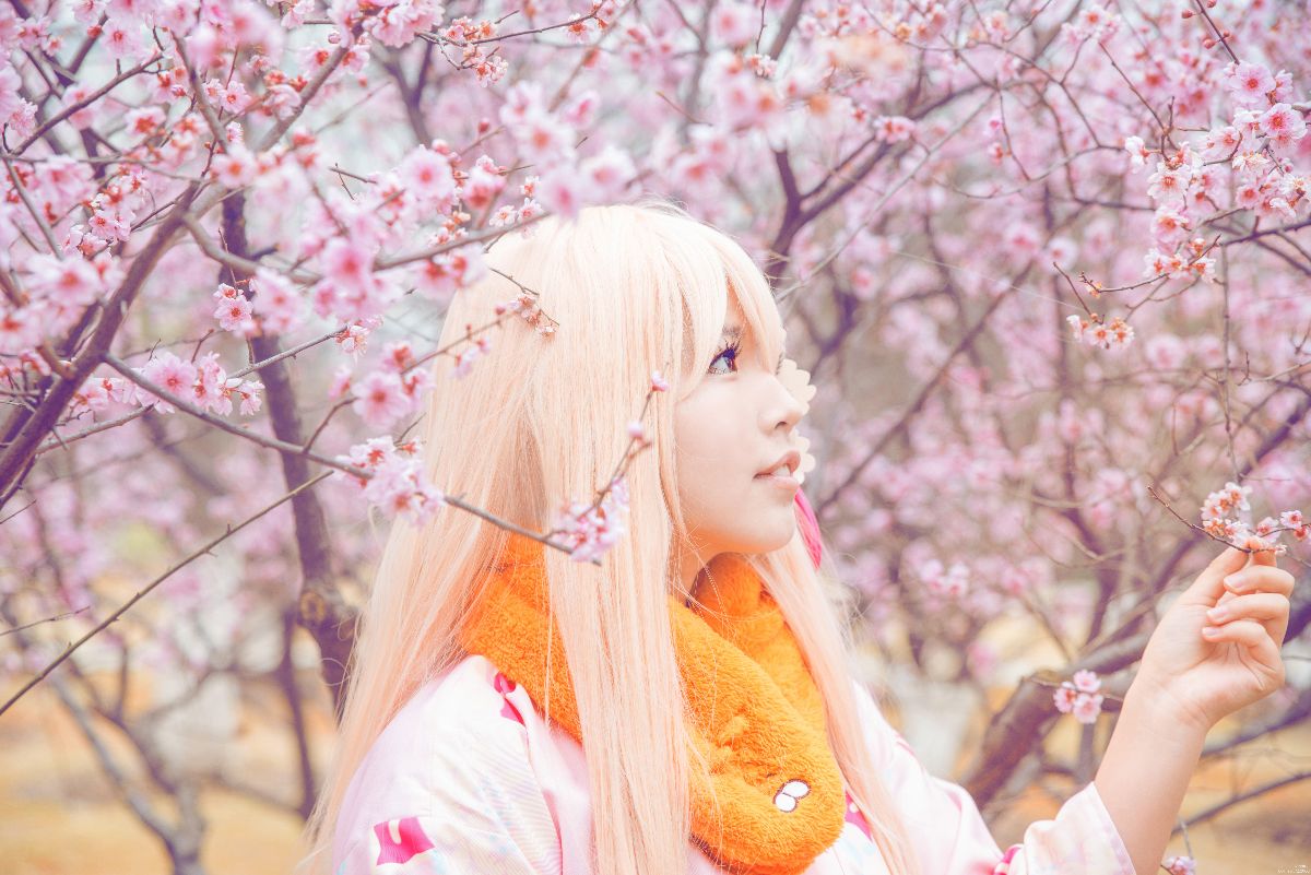 "Cô gái khô khan" chôn cất ít ôn hòa của tháng đầu tiên Kimono c o s p l a y