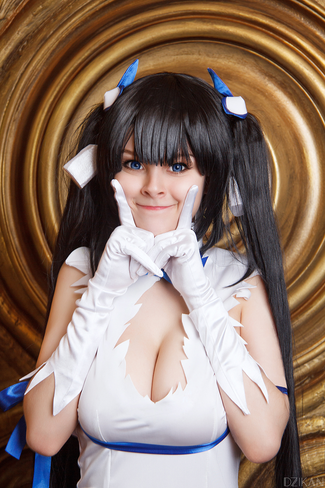 [Debarmonica] Danmachi - Hestia Cosplay của Helly von Valentine