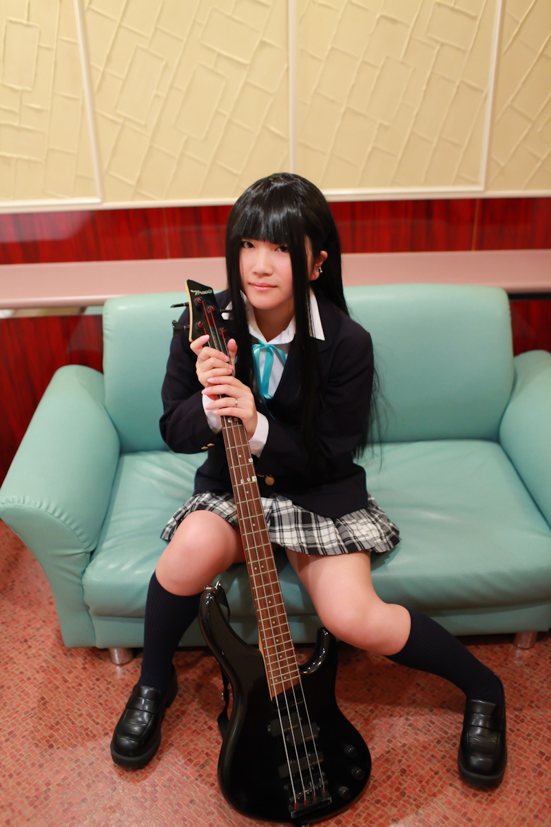 [Thời gian cosplay] Kuchuchu Mio (đồng phục sọc)