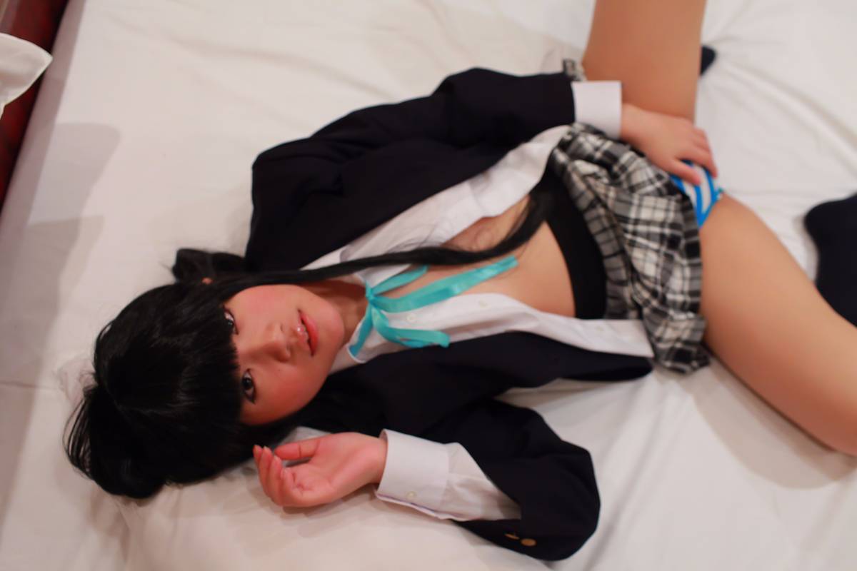 [Thời gian cosplay] Kuchuchu Mio (đồng phục sọc)