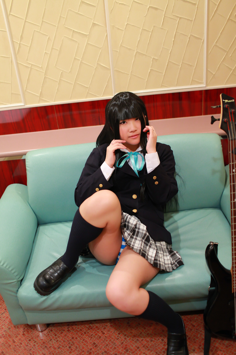 [Thời gian cosplay] Kuchuchu Mio (đồng phục sọc)