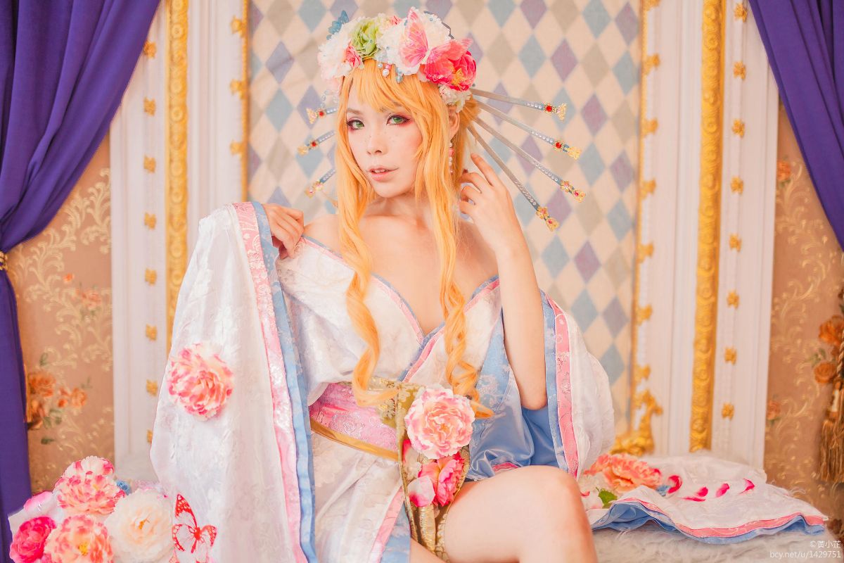 "Yan Han" Yoshihara Anri (Young White Courtesan) c o s p l a y