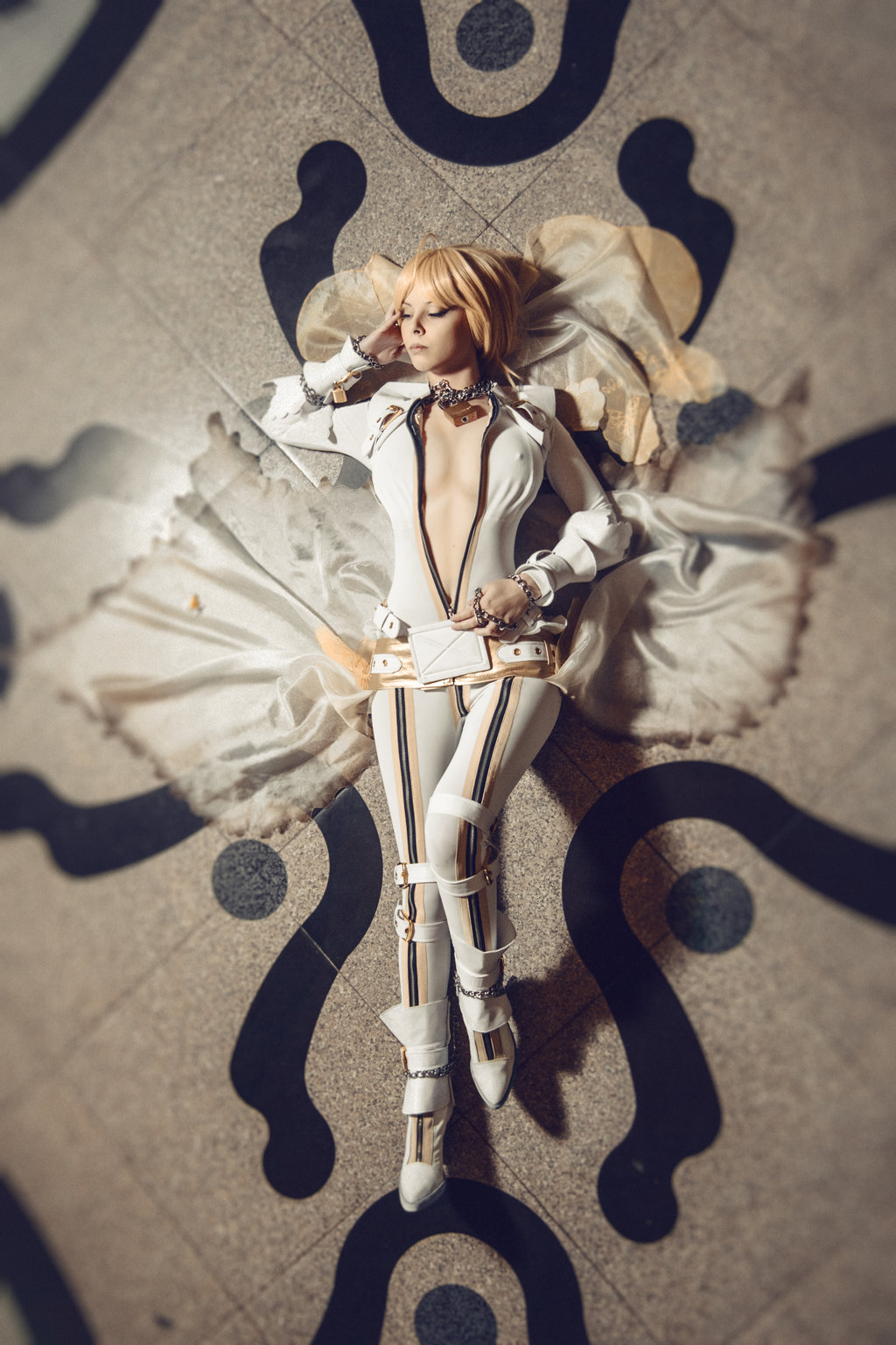 [Debarmonica] Saber Bride Cosplay của Helly von Valentine