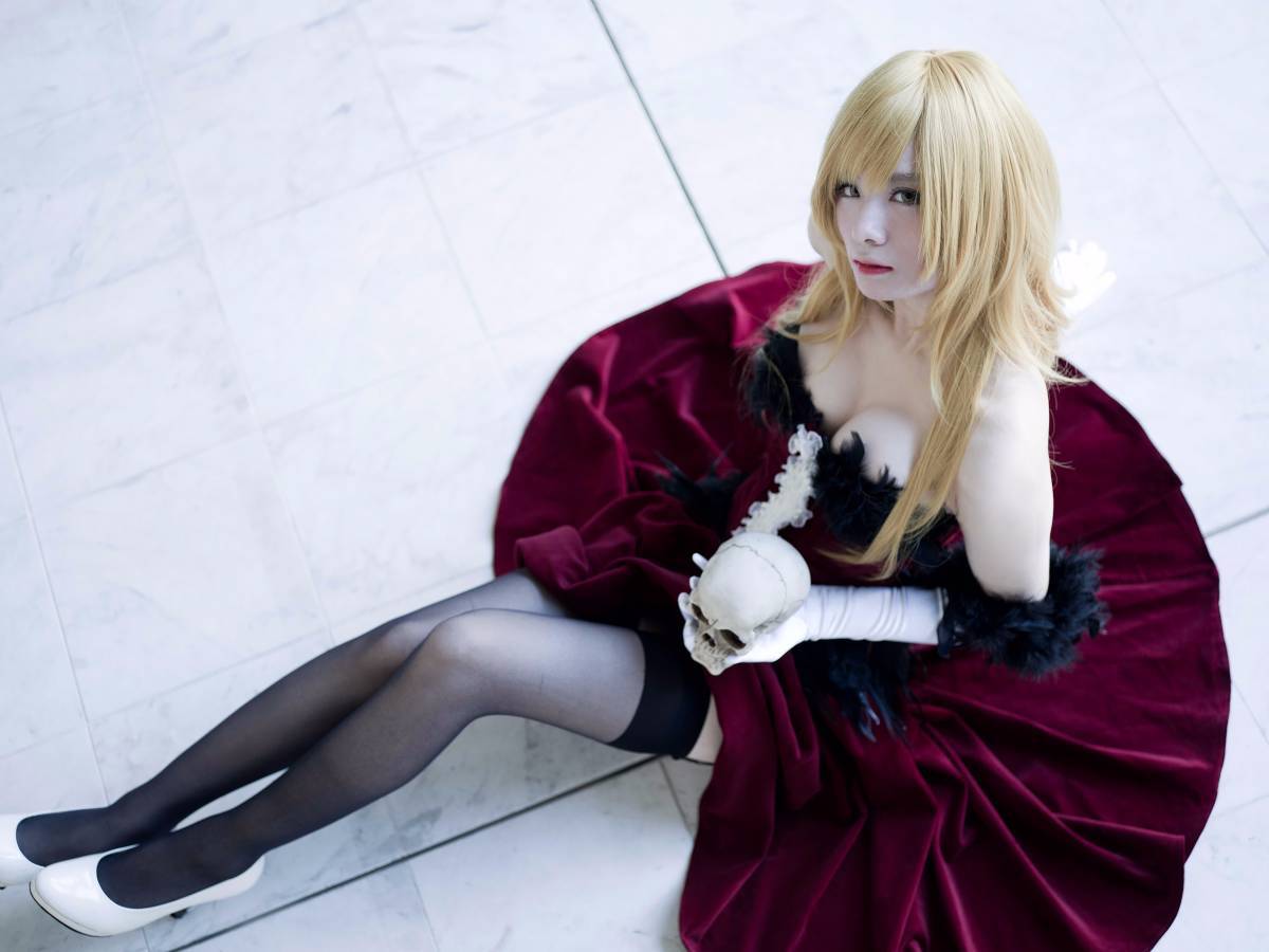 "Câu chuyện về vết thương" Kisshot c o s p l a y