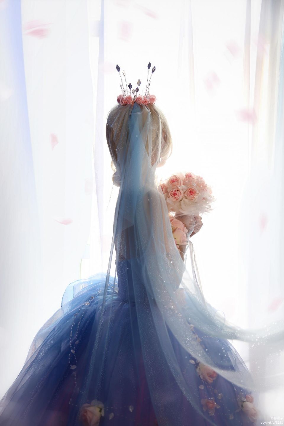 "Miracle Nuannuan" Nuannuan-Ice Crystal Rose Váy cưới C O S P L A Y