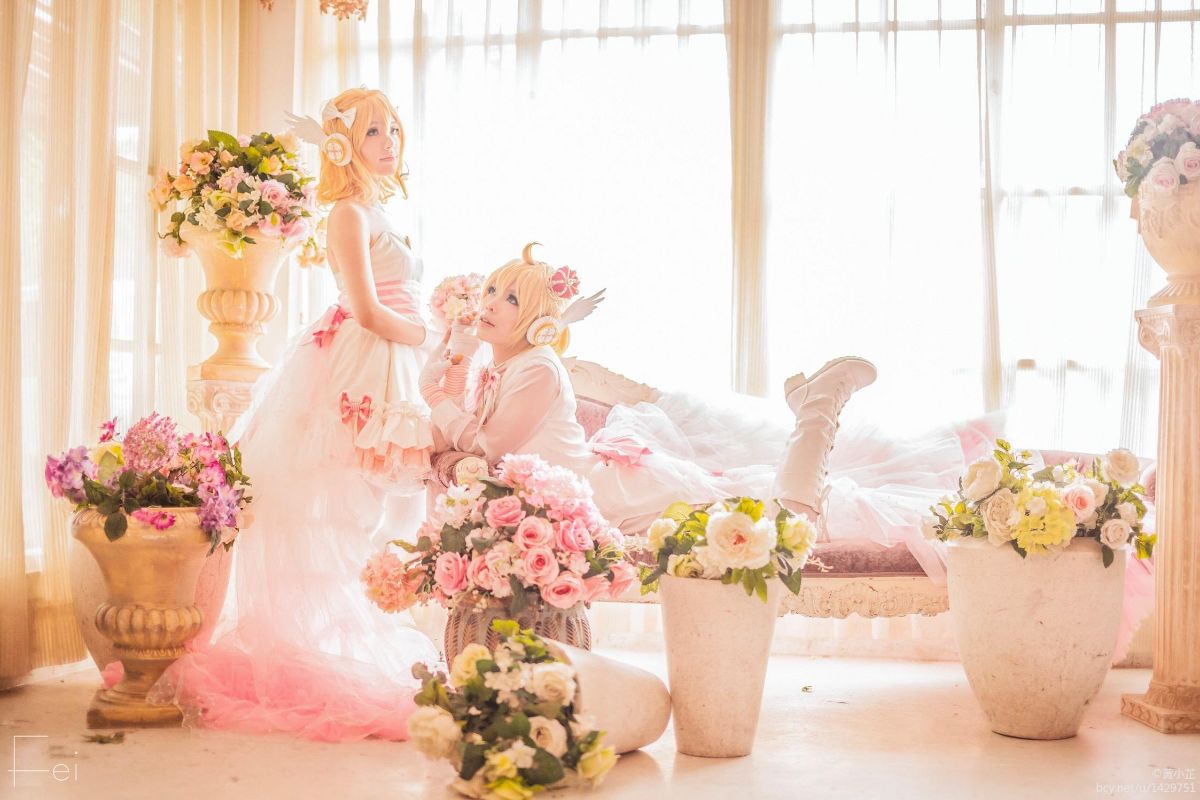 "Gia đình Vocaloid" Jingyin Gemini Dog Brutality c o s p l a y