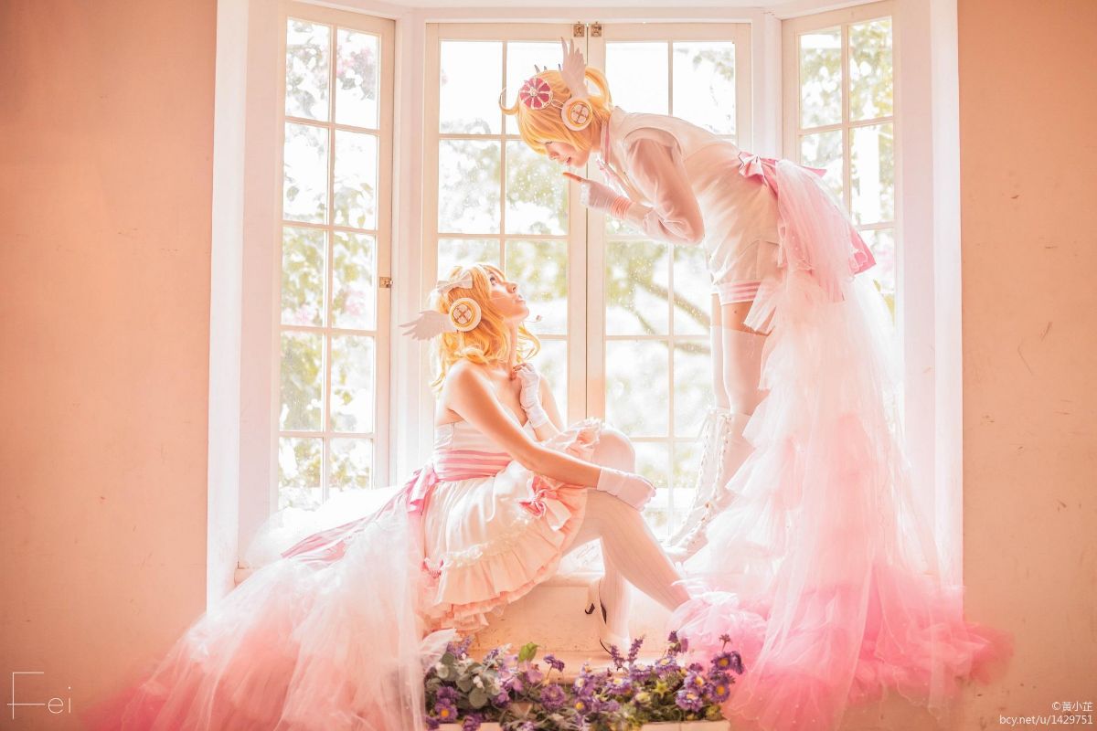 "Gia đình Vocaloid" Jingyin Gemini Dog Brutality c o s p l a y