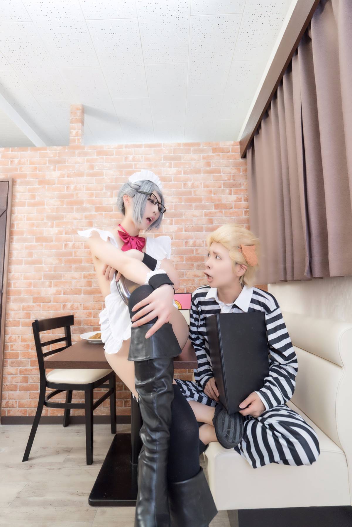 (C89) [PinkyYoku] Nhà tù Cafe