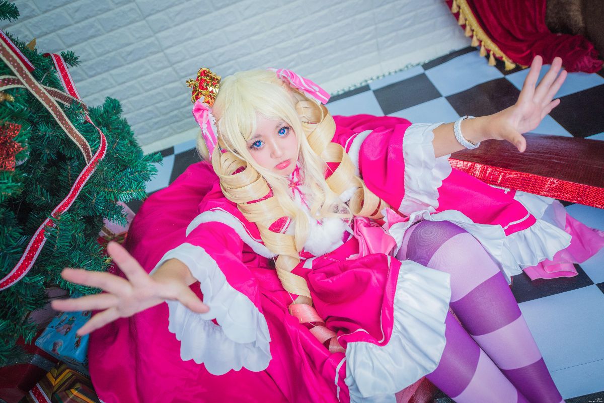 "Từ điểm" Beatries c o s p l a y