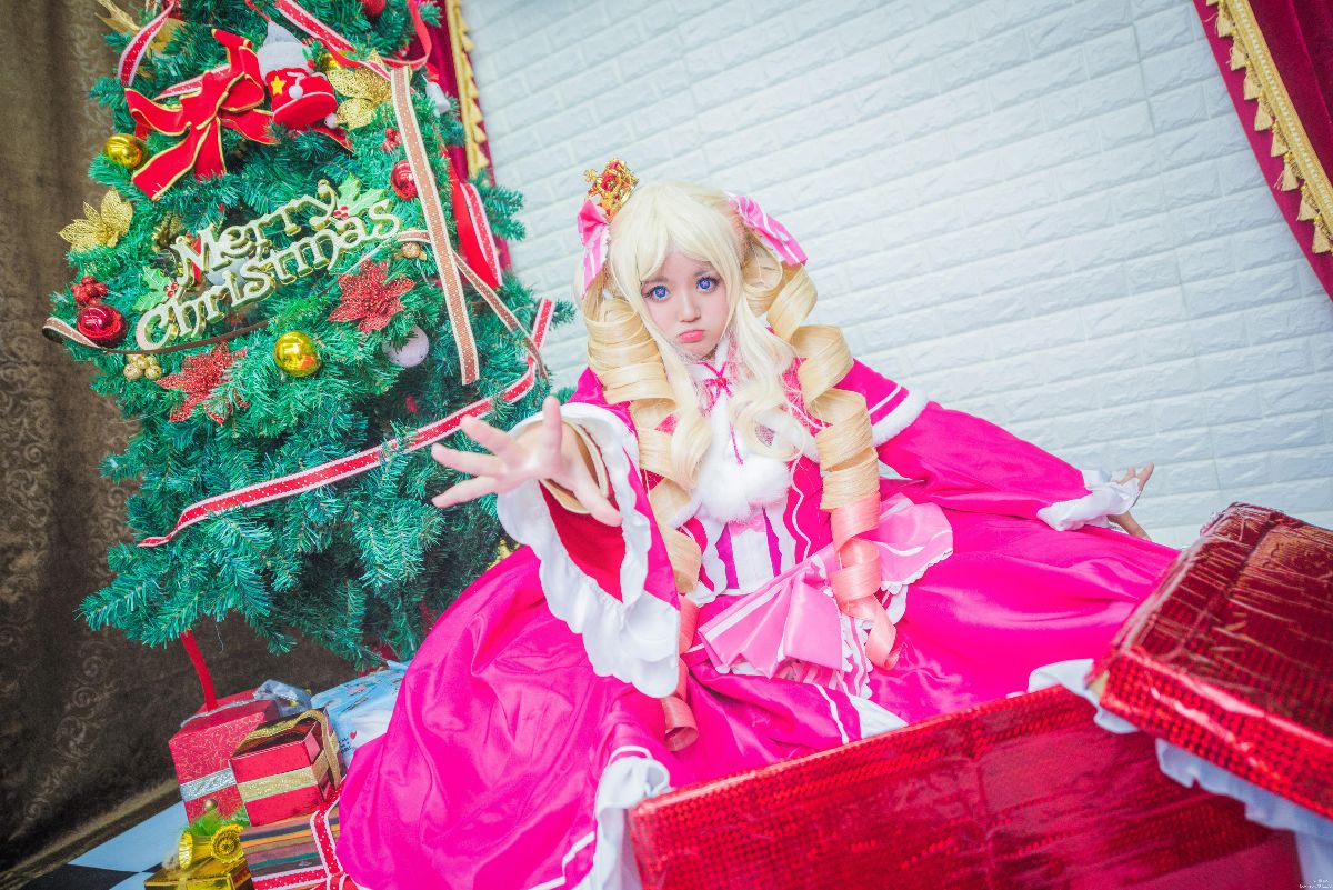 "Từ điểm" Beatries c o s p l a y