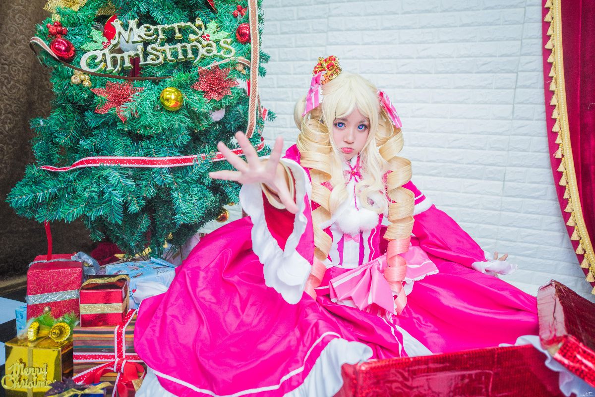 "Từ điểm" Beatries c o s p l a y