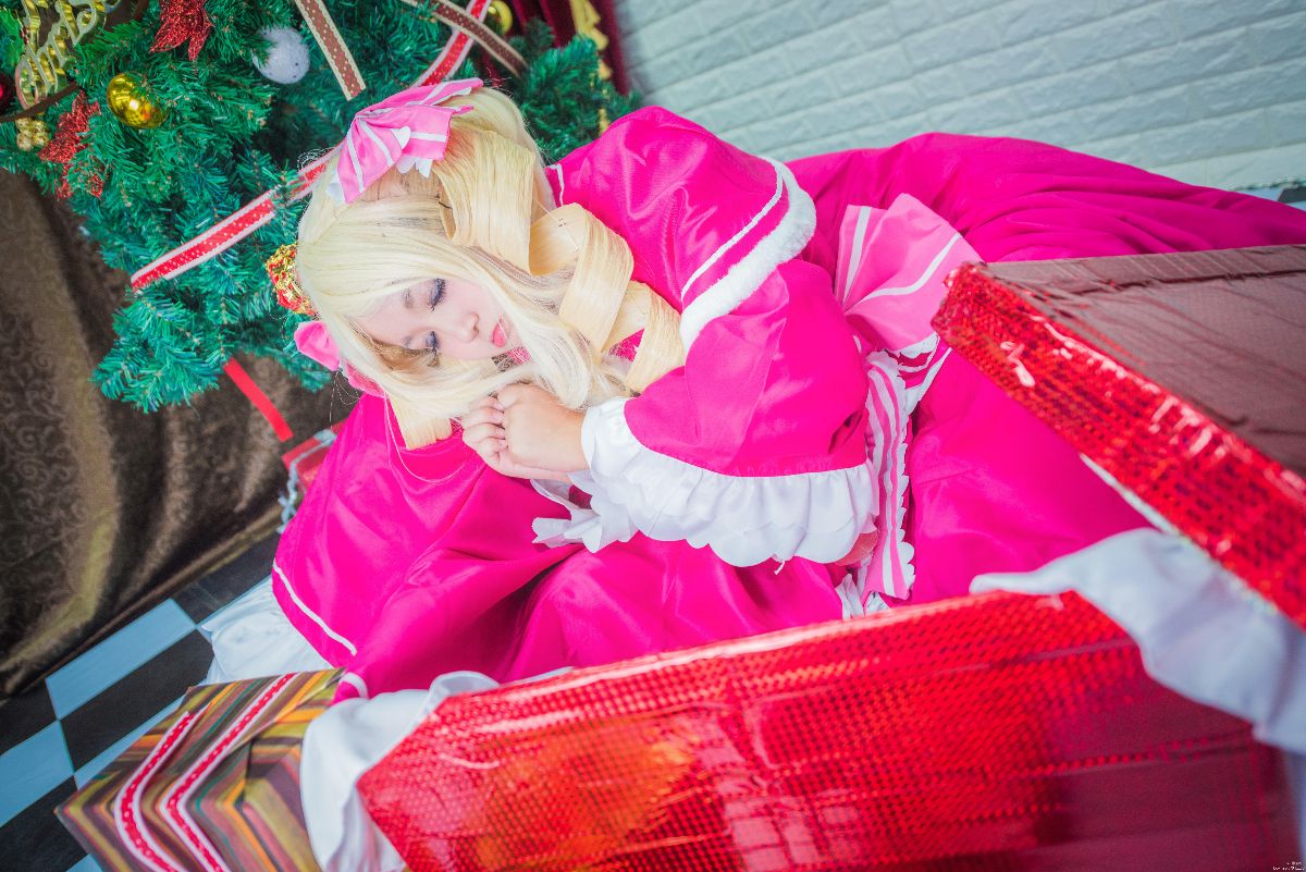 "Từ điểm" Beatries c o s p l a y