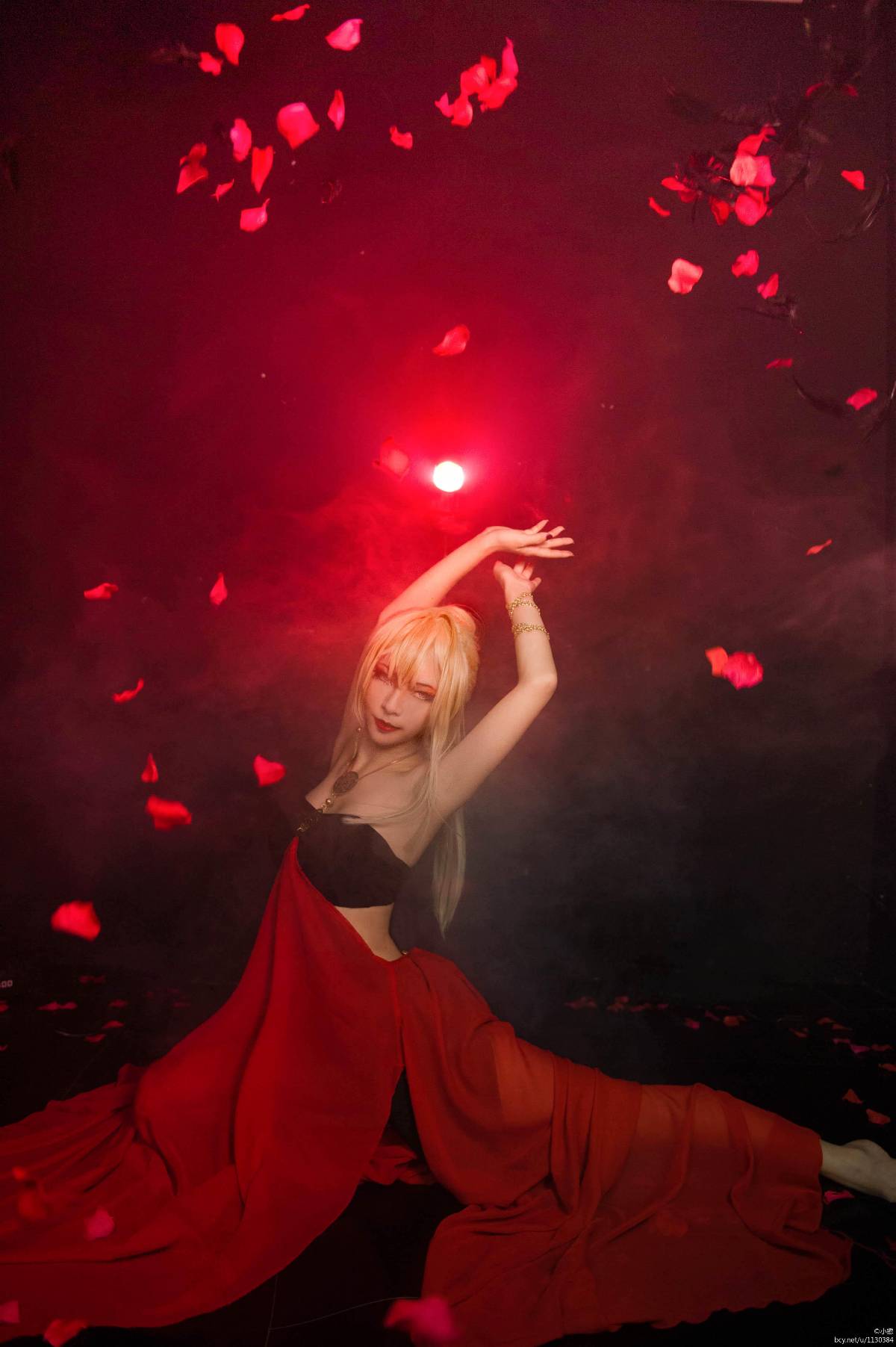 "Ngôi sao vạn hoa" Layla's Salome Layla Hamilton C O S P L A Y