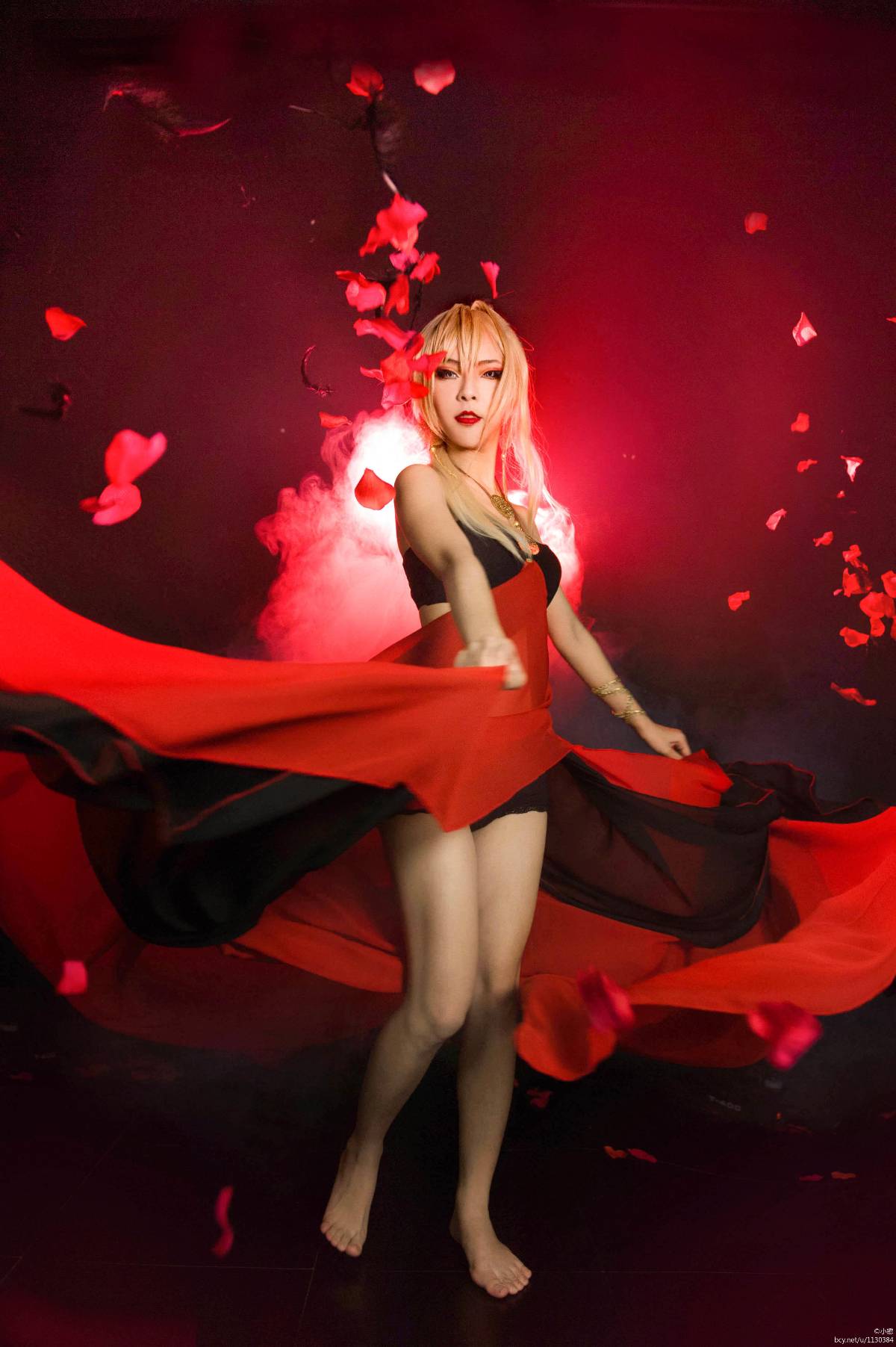 "Ngôi sao vạn hoa" Layla's Salome Layla Hamilton C O S P L A Y